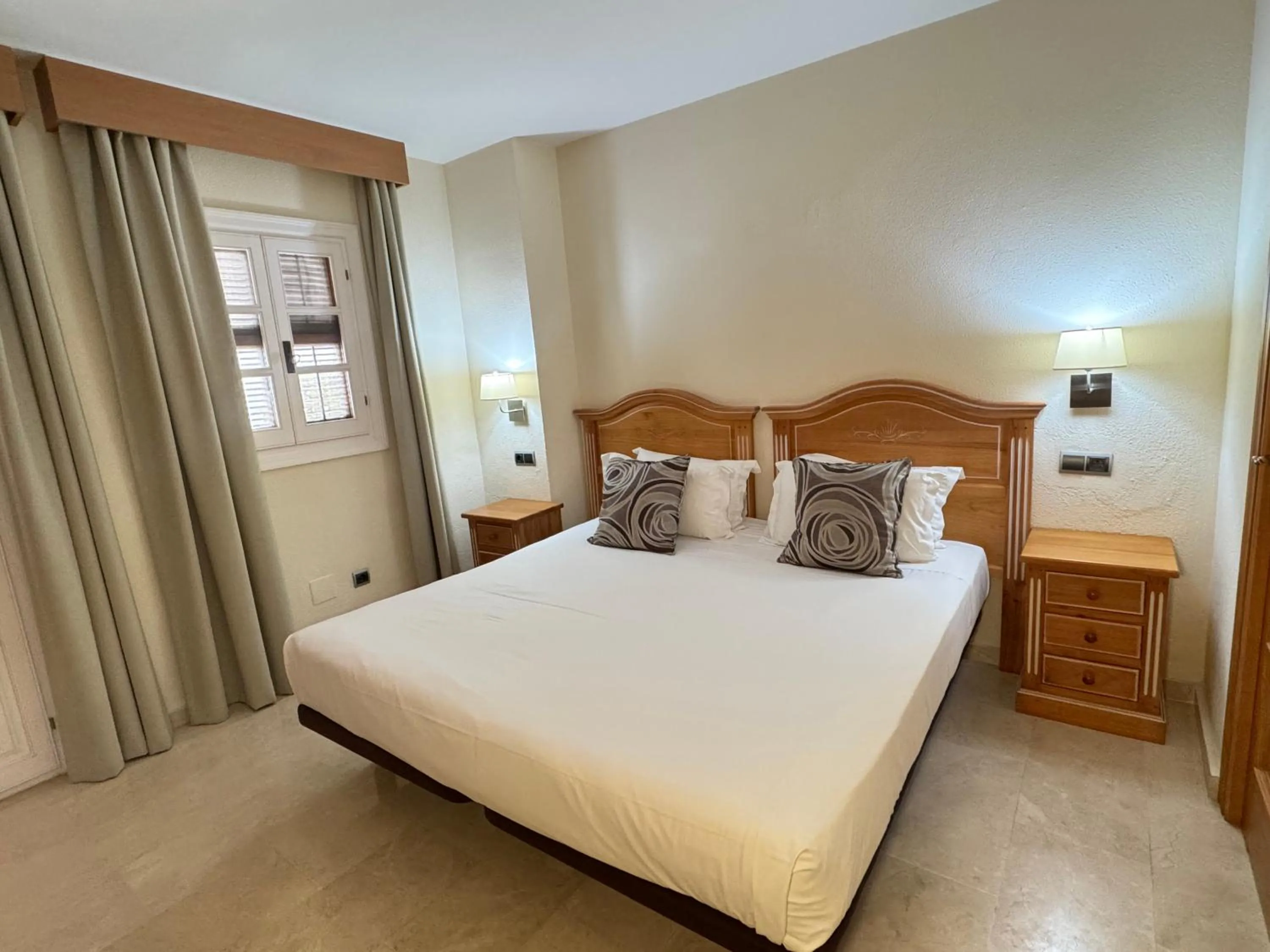 Bedroom, Bed in Macdonald Villacana Resort