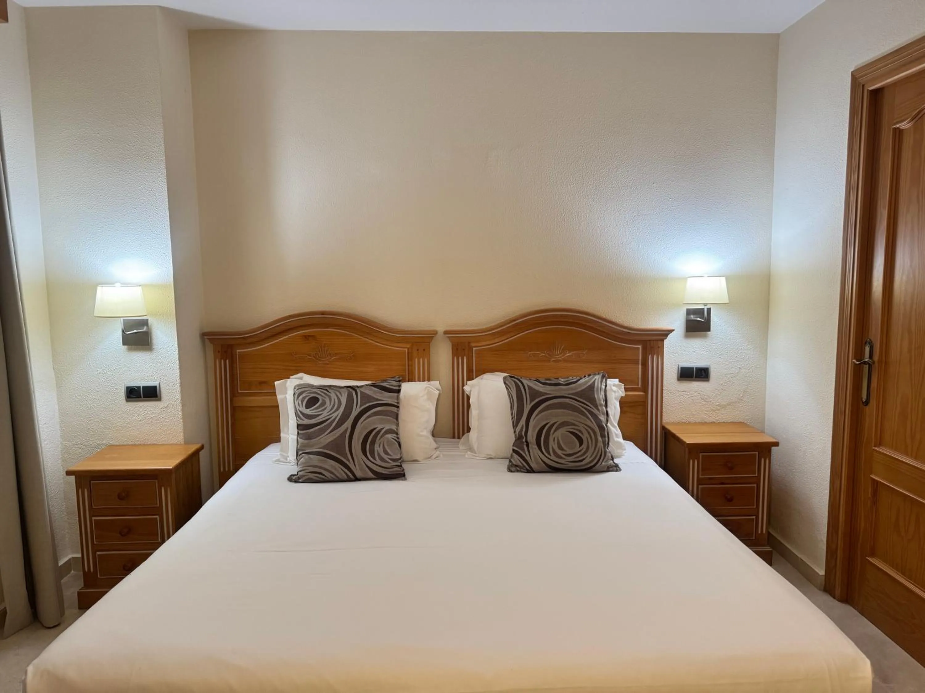 Bedroom, Bed in Macdonald Villacana Resort