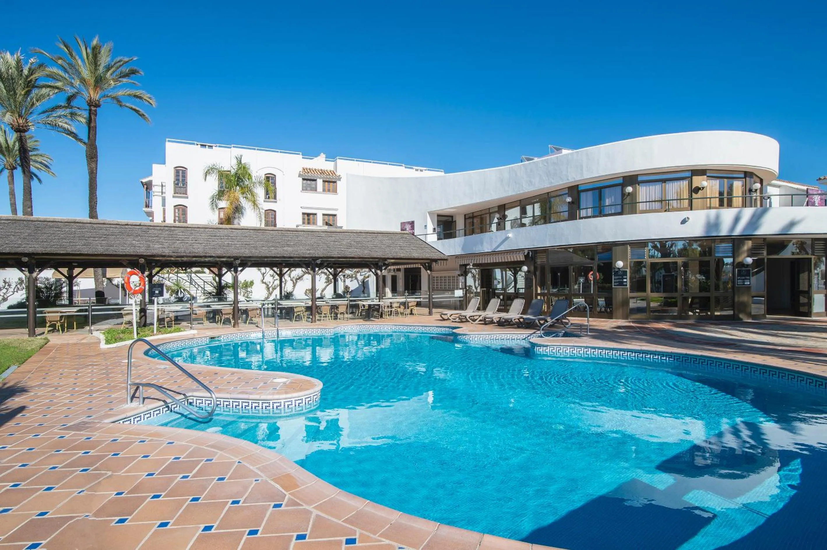 Swimming pool in Macdonald Villacana Resort