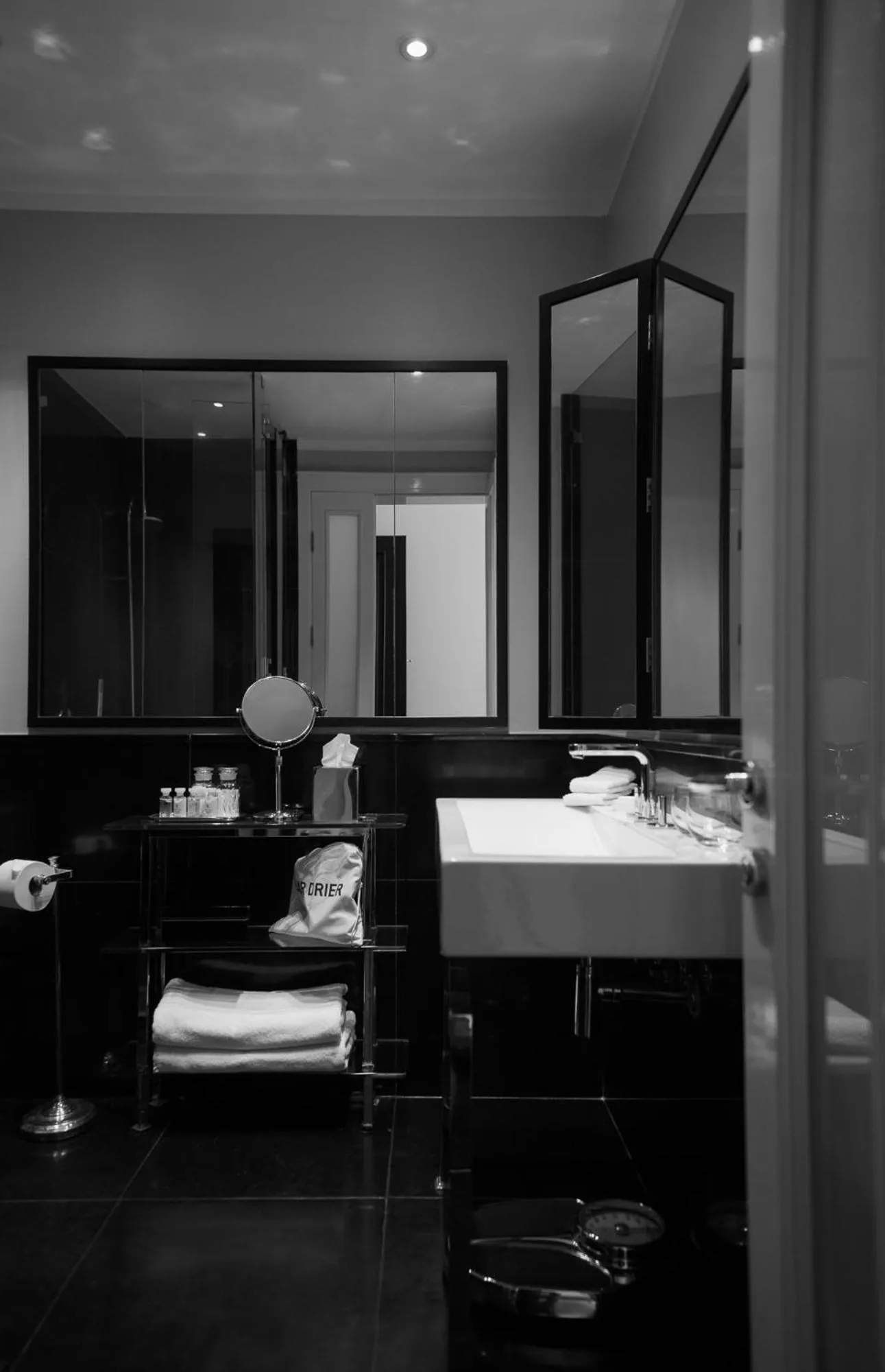 Bathroom, Bed in Hotel Montefiore