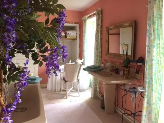 Bathroom in Manoir Saint Hubert