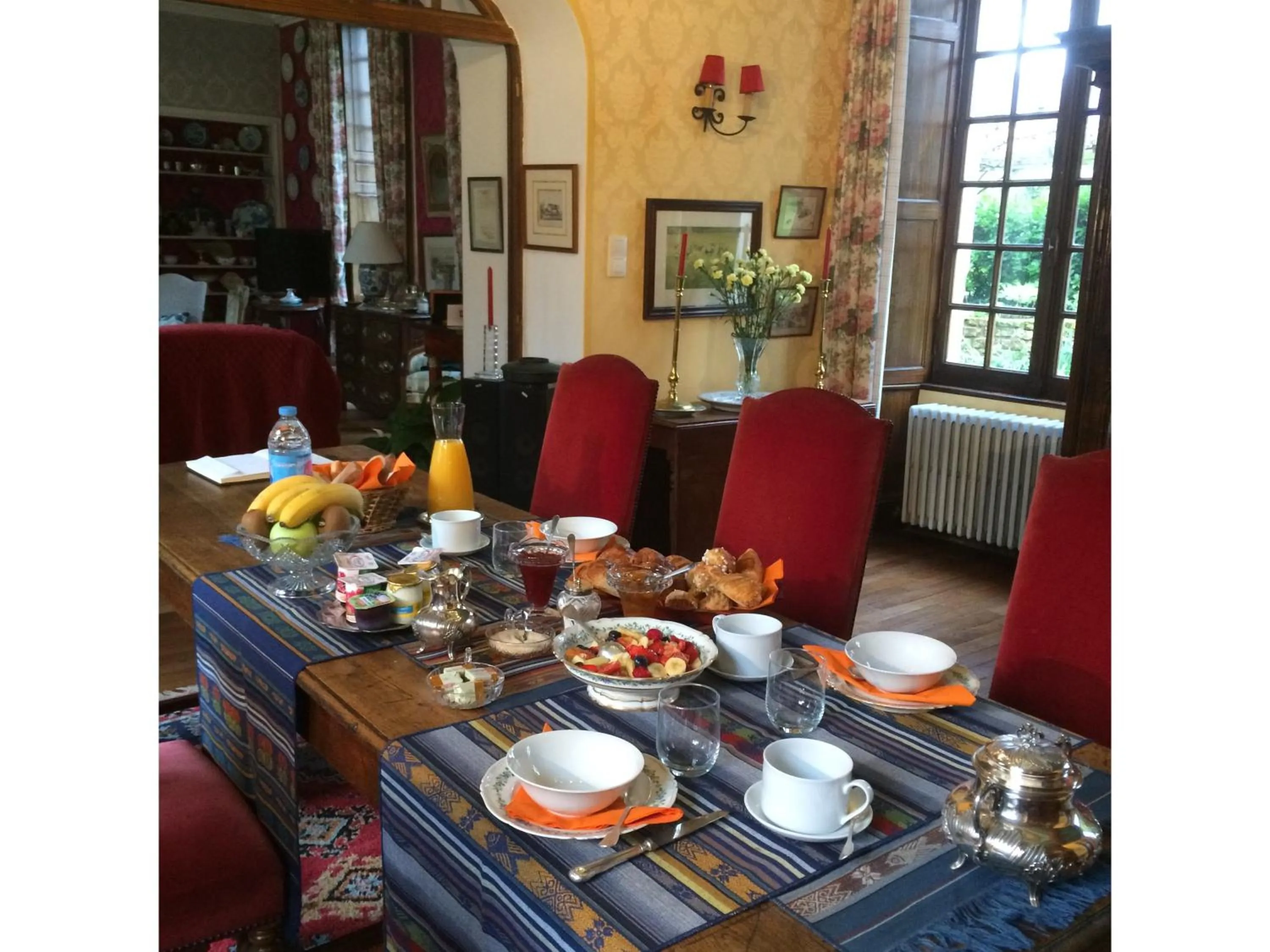 Continental breakfast in Manoir Saint Hubert