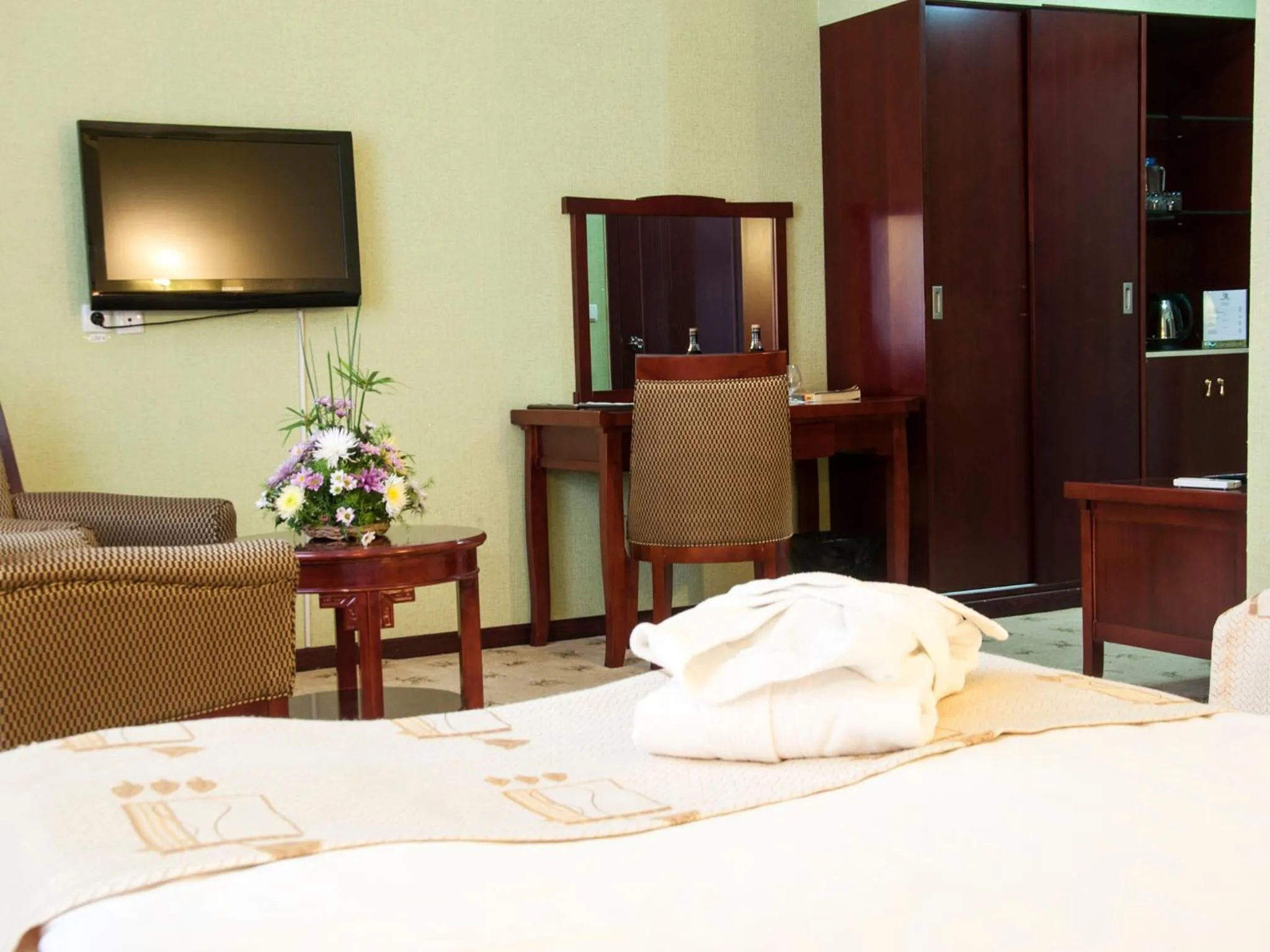 Other, Bed in Golden Valley Hotel