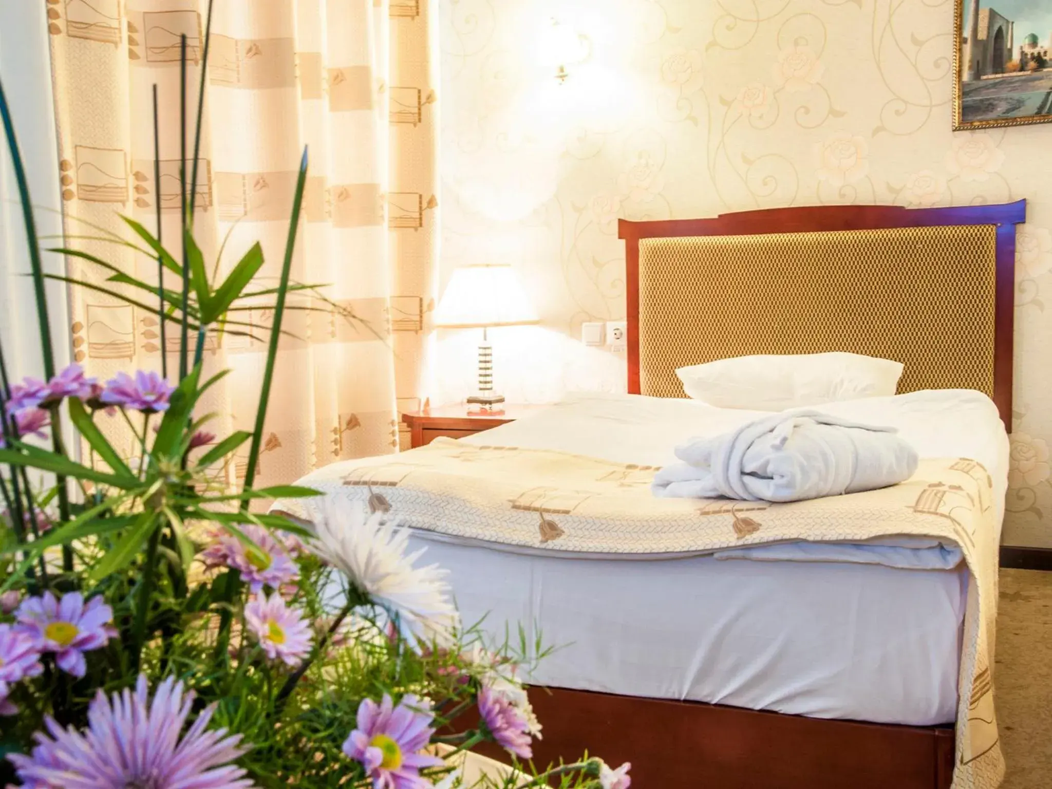 Bed in Golden Valley Hotel Bed in Golden Valley Hotel