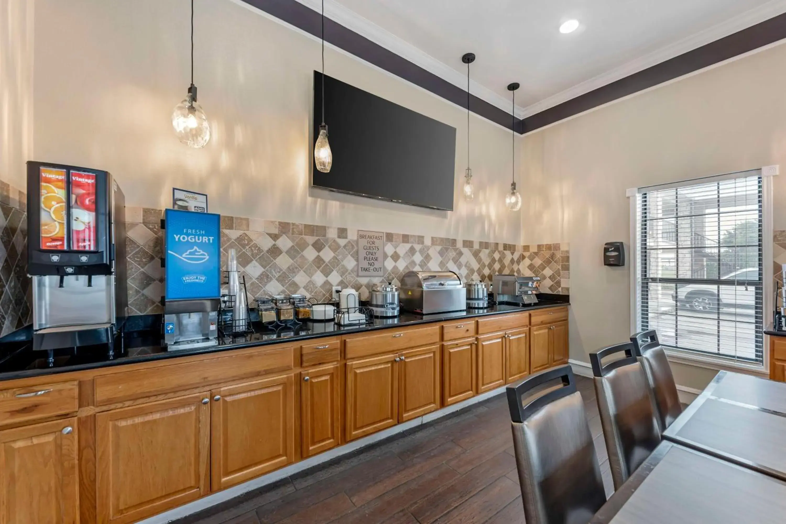 Breakfast in Best Western Inn of Brenham Breakfast in Best Western Inn of Brenham