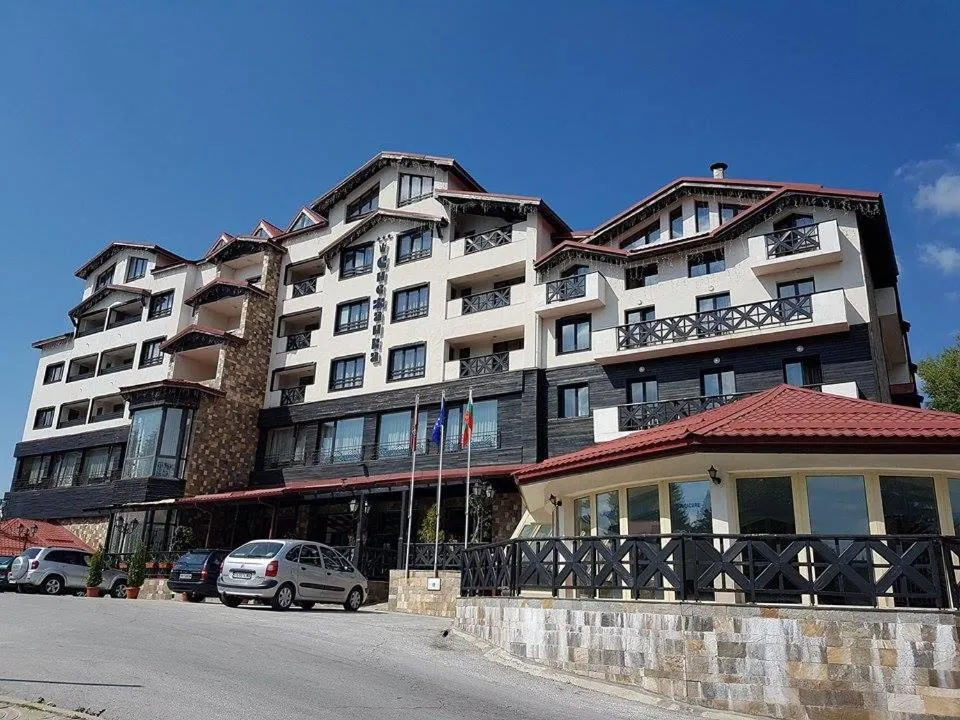 Facade/entrance in Snezhanka Apartments TMF