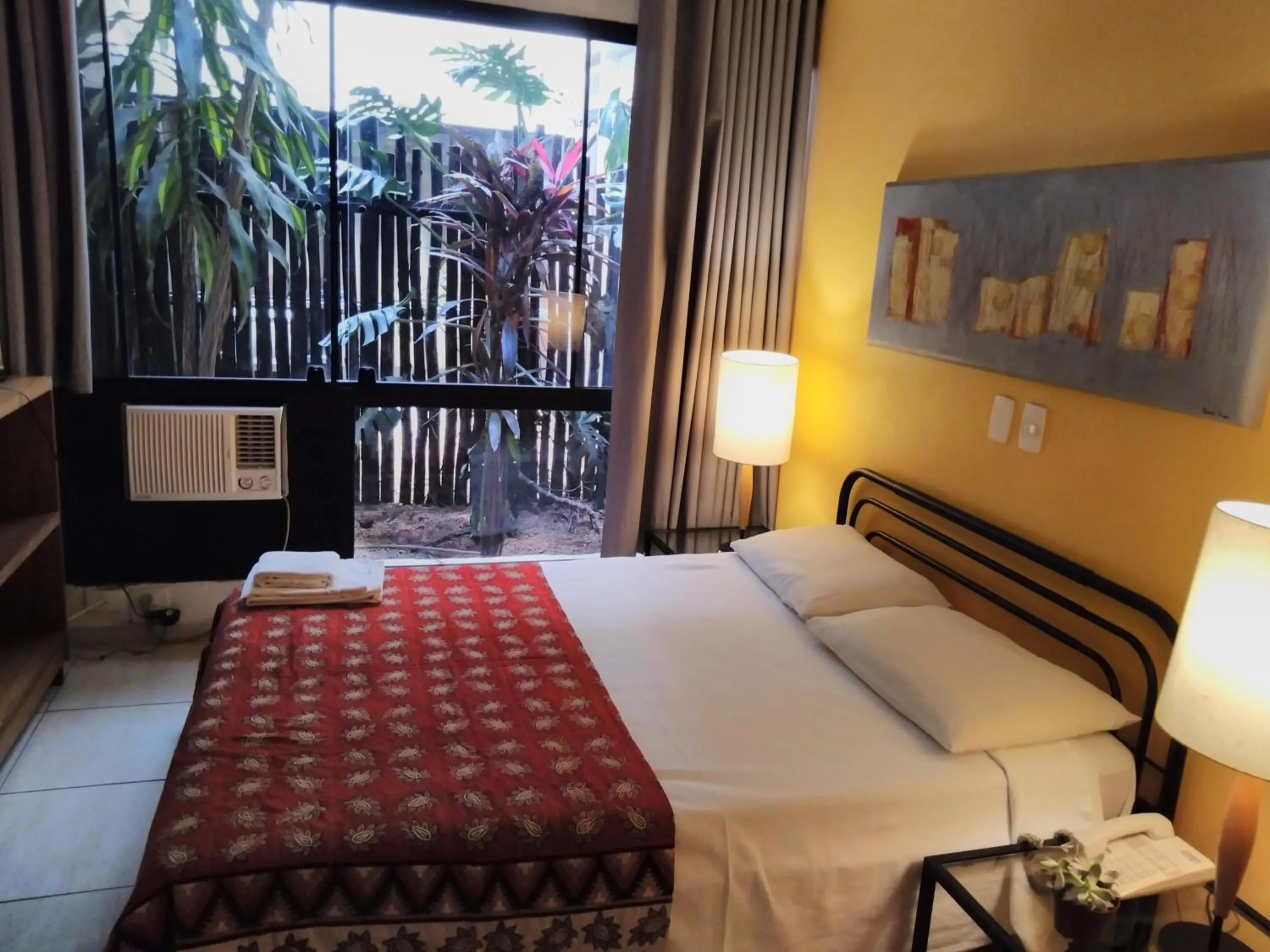 Bed in Mansoori Apart II