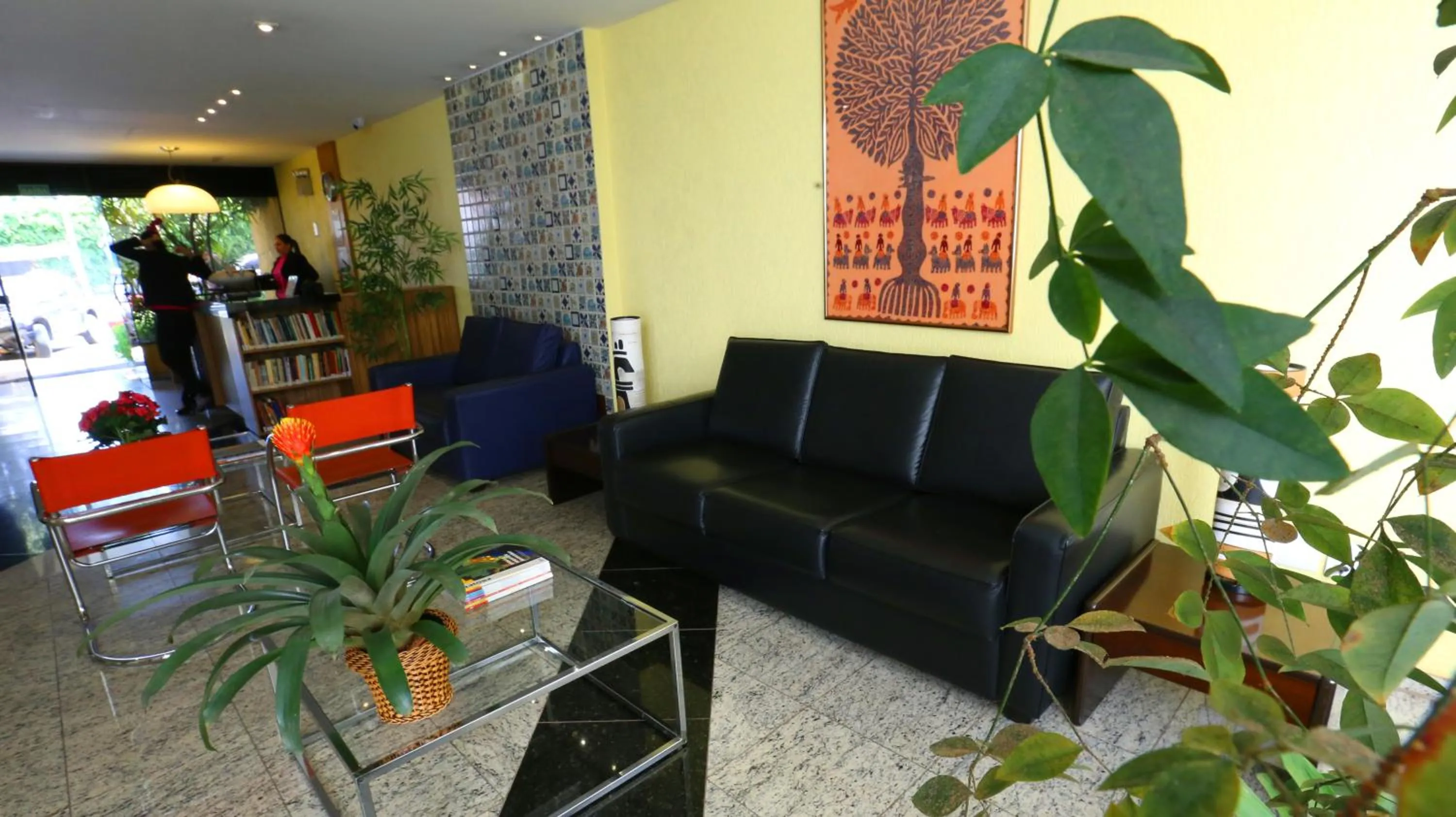 Seating area in Mansoori Apart II