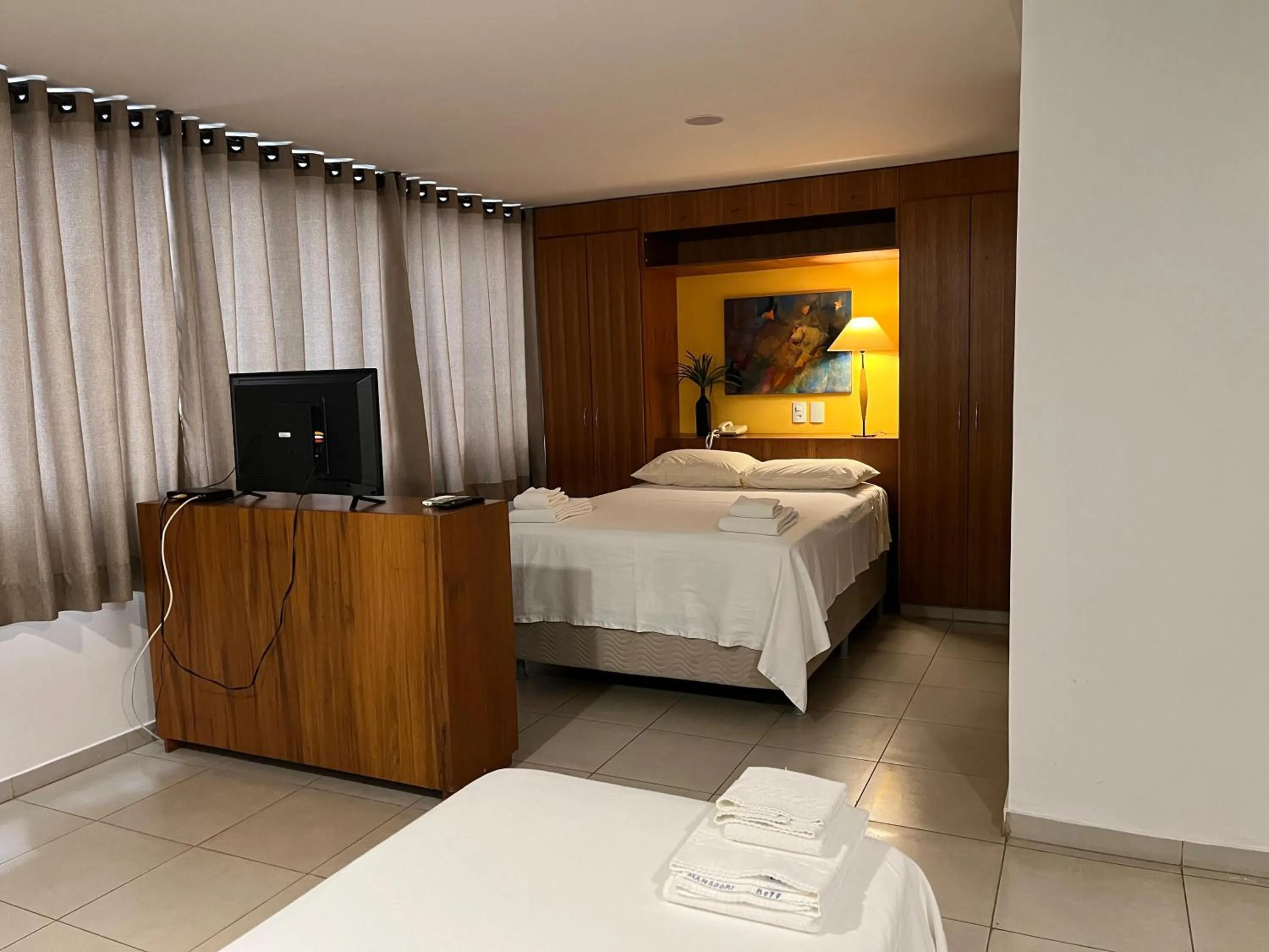 Bed in Mansoori Apart II