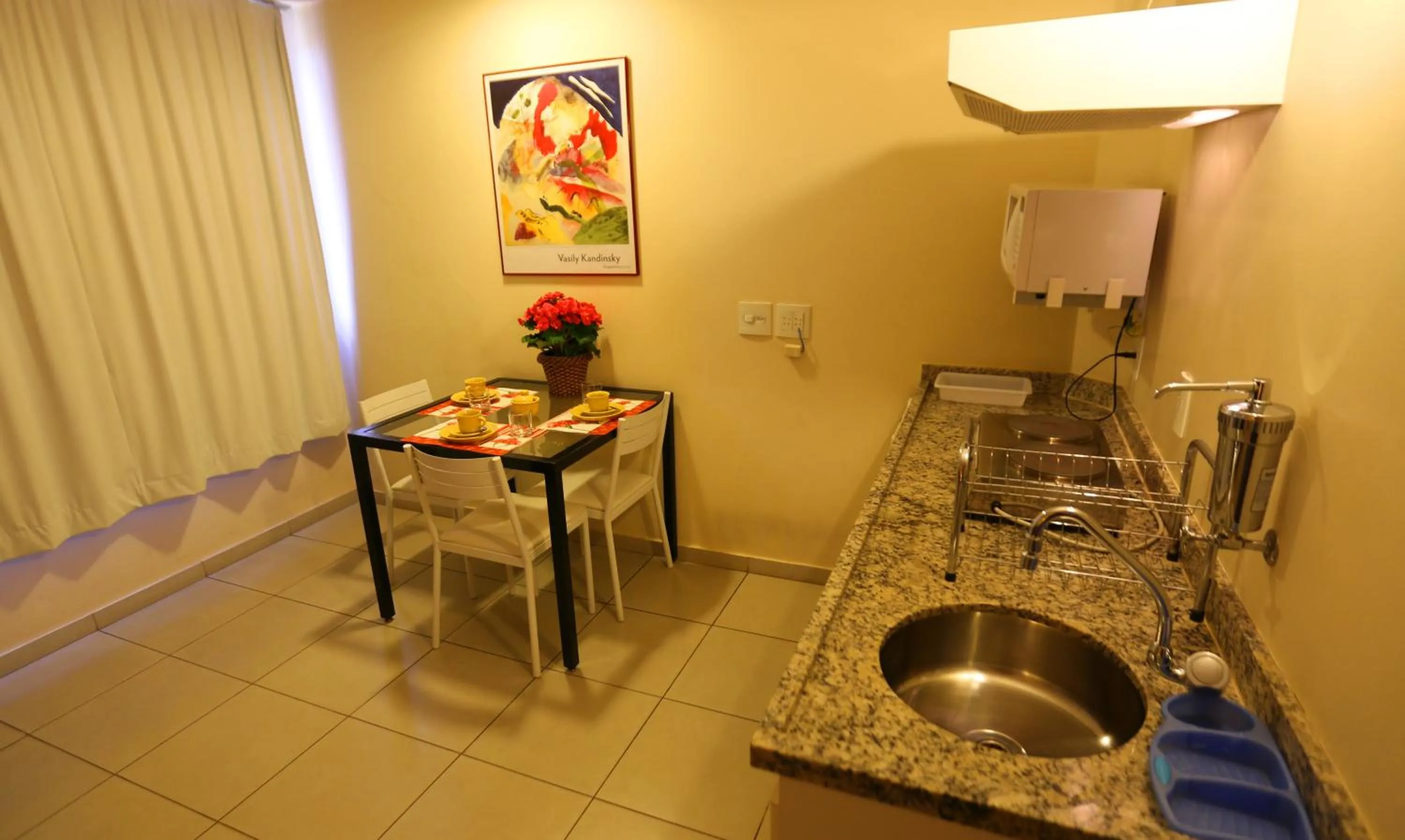 Dining area in Mansoori Apart II