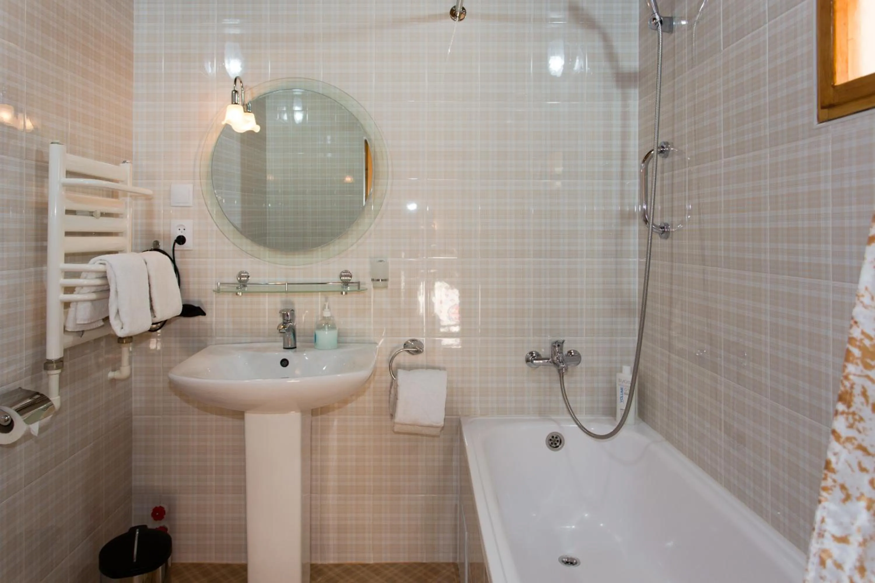 Shower in Amulet Hotel