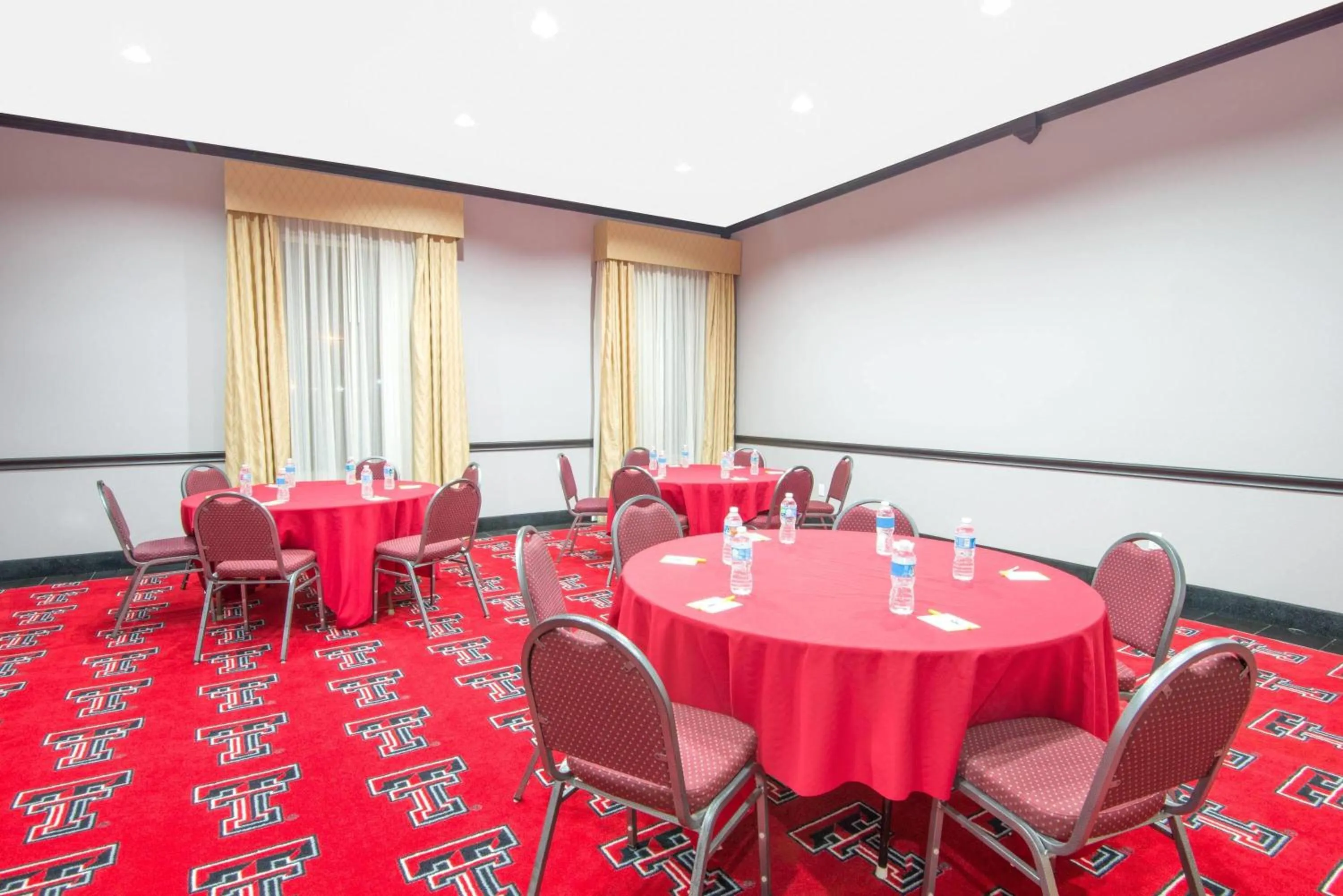 Meeting/conference room in Days Inn by Wyndham Lubbock South