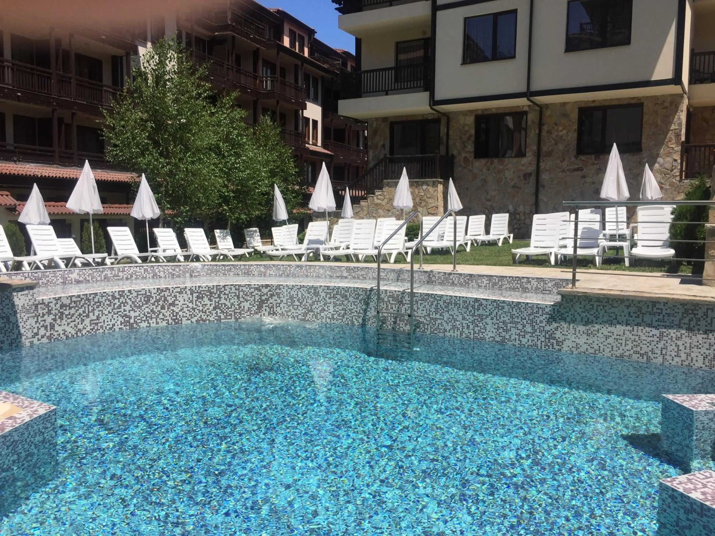 Swimming pool in Maria-Antoaneta Residence