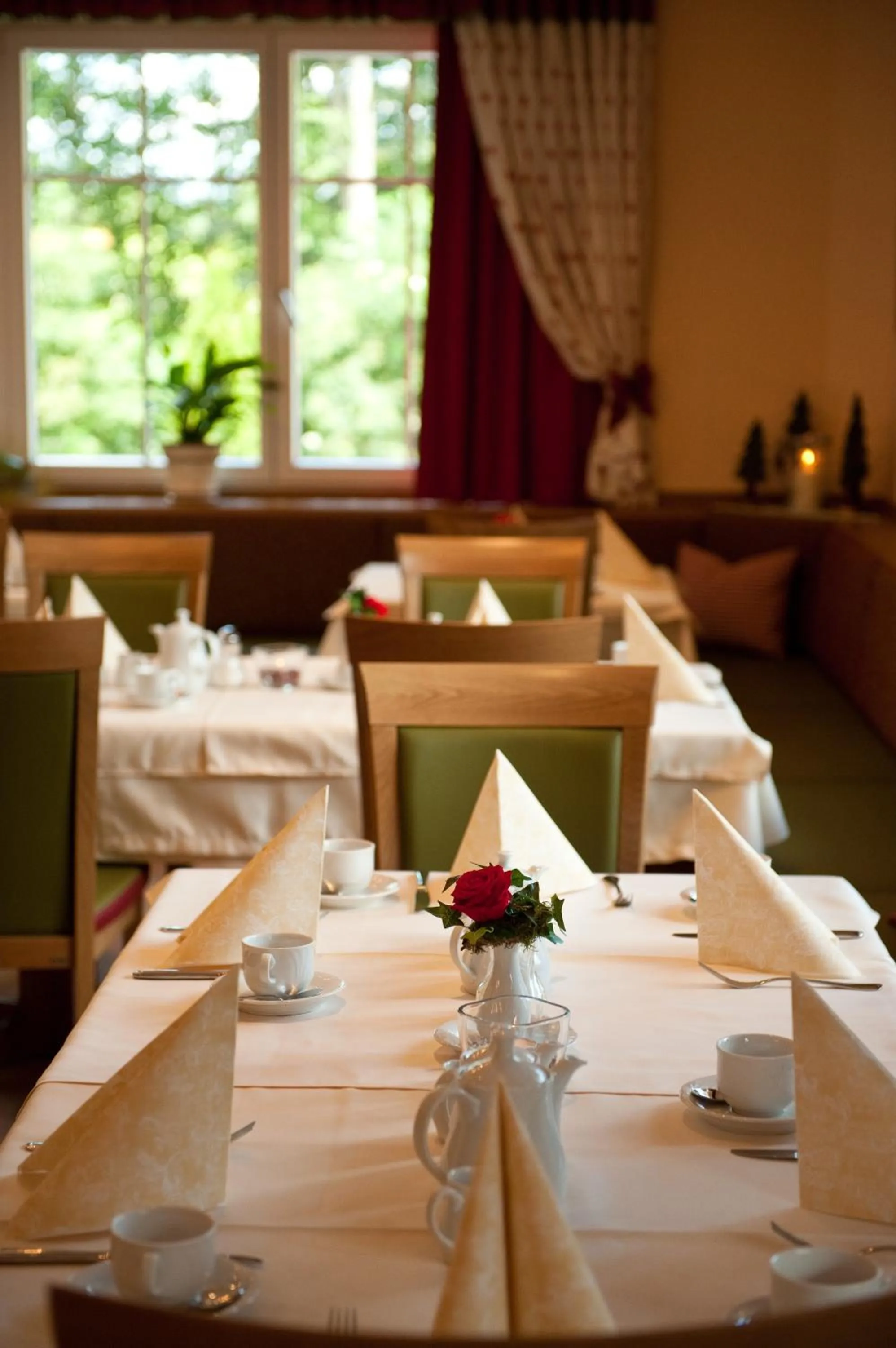 Restaurant/places to eat in Wellness-Aparthotel Montana