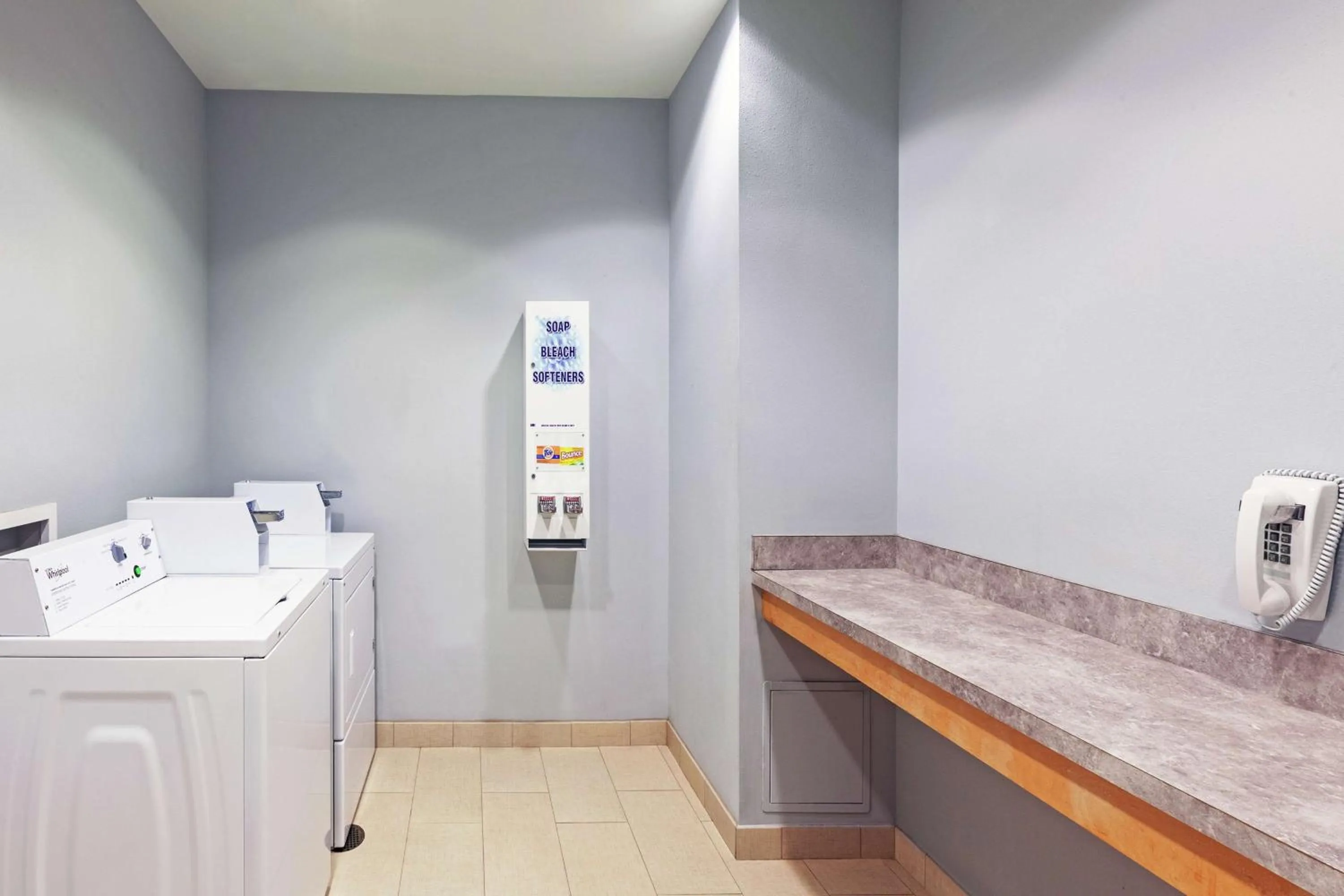 Property building in Hampton Inn & Suites Shreveport/Bossier City at Airline Drive