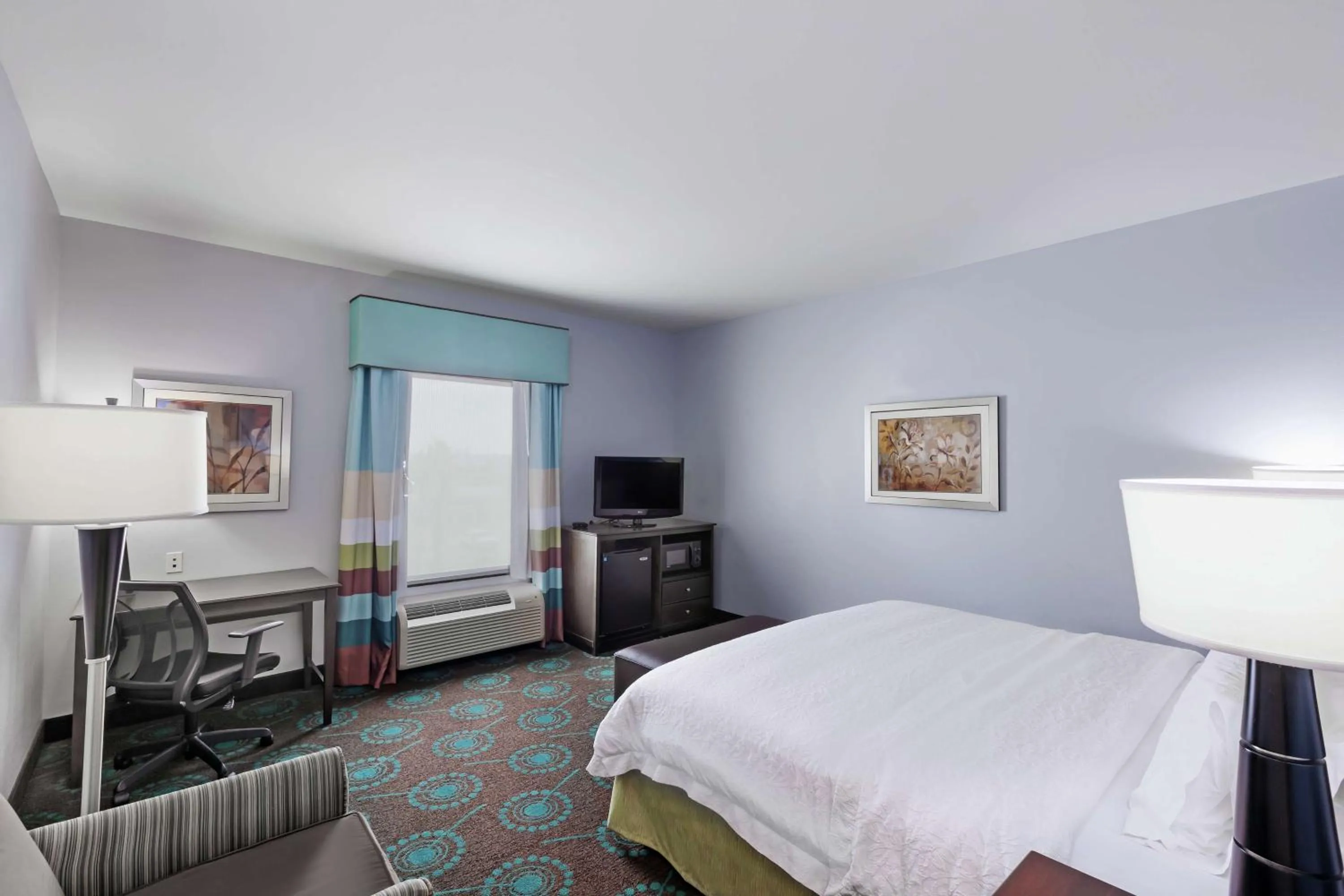 Bedroom, Bed in Hampton Inn & Suites Shreveport/Bossier City at Airline Drive