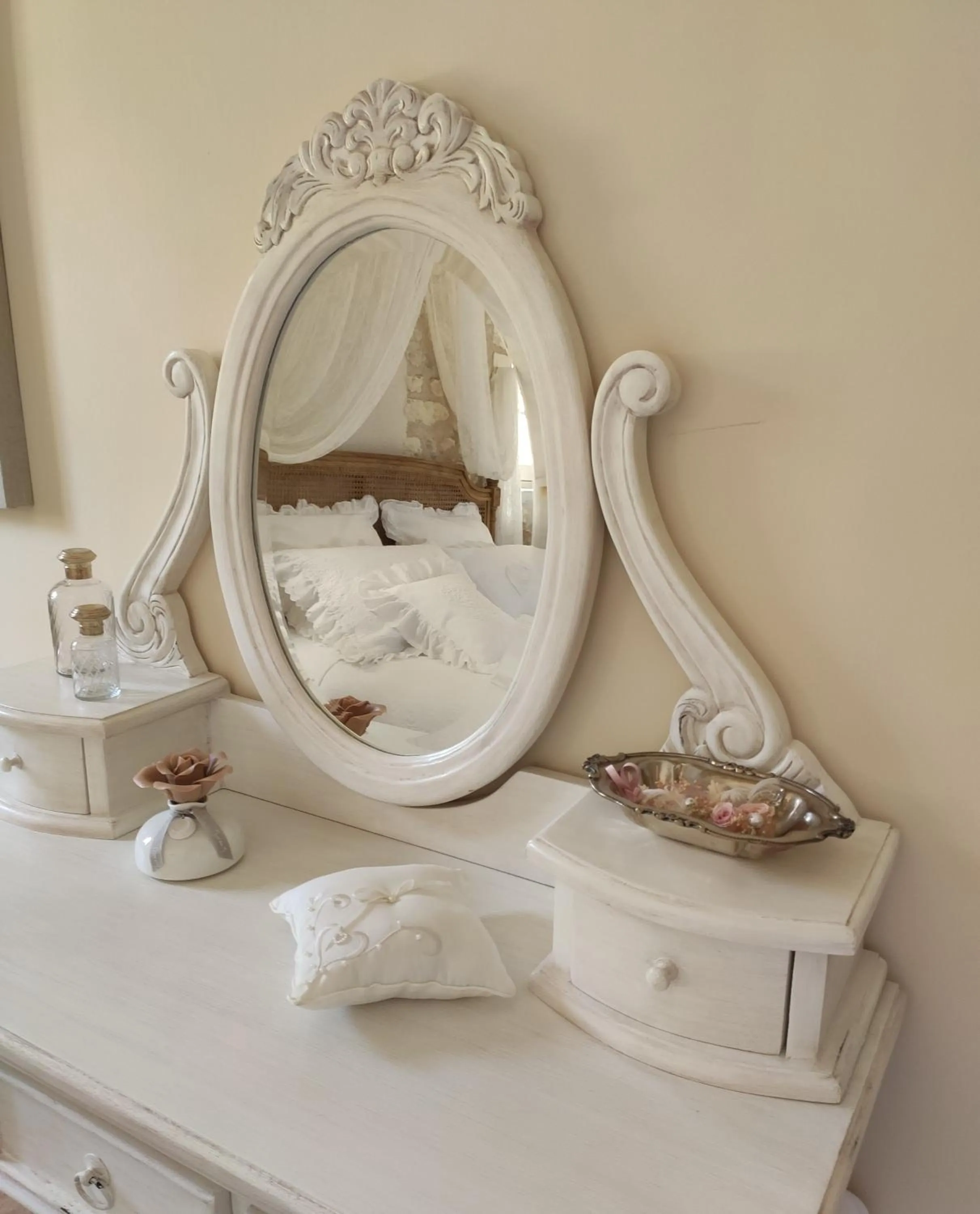 Decorative detail in La Ferme Blanche