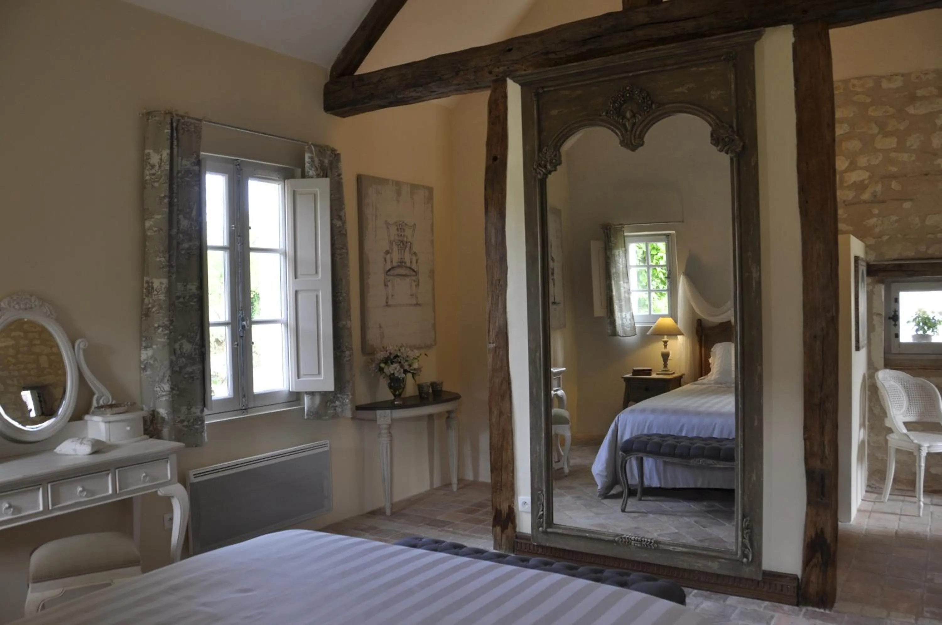 Photo of the whole room, Bed in La Ferme Blanche