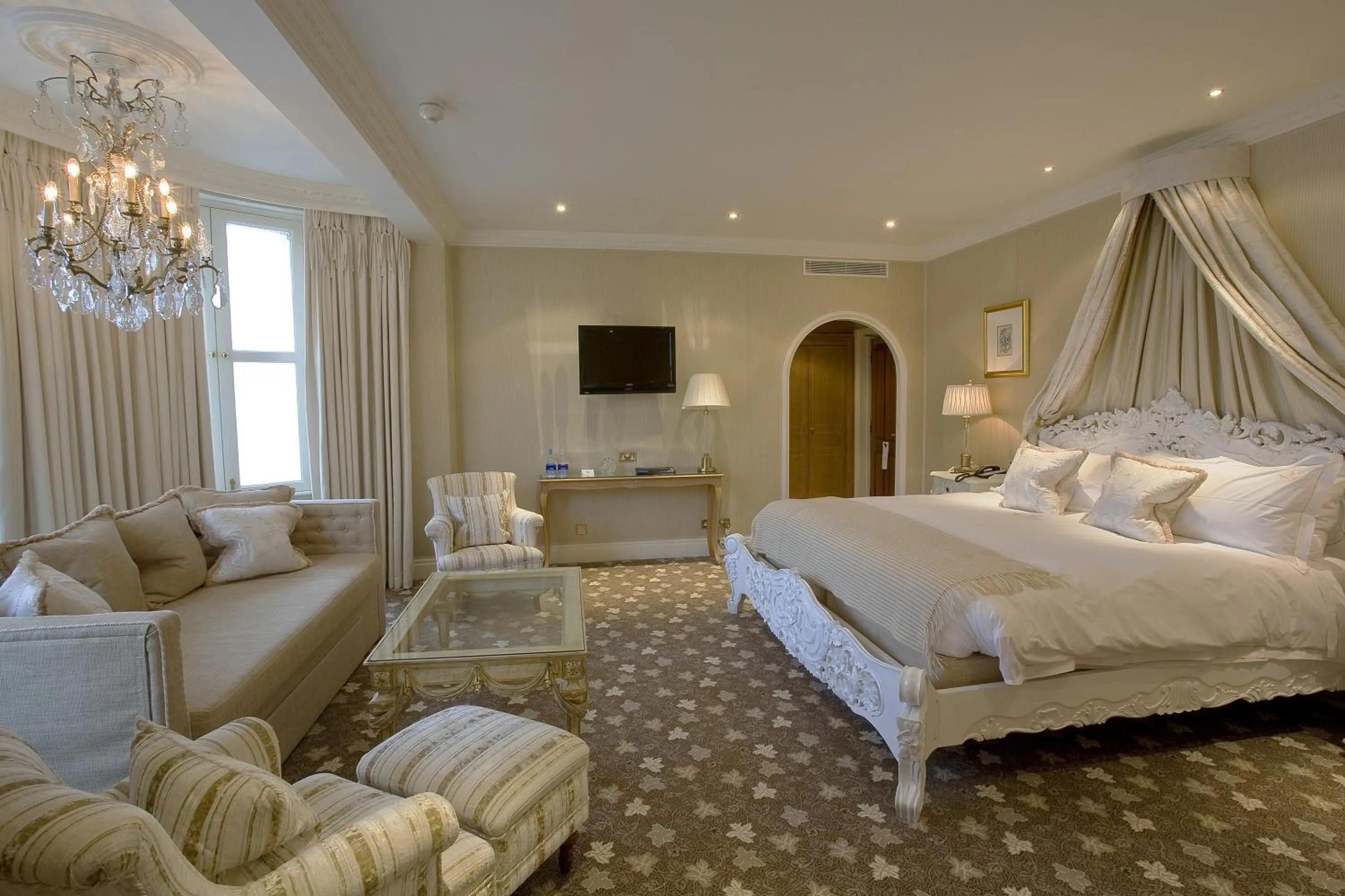 Photo of the whole room, Bed in The Old Government House Hotel & Spa