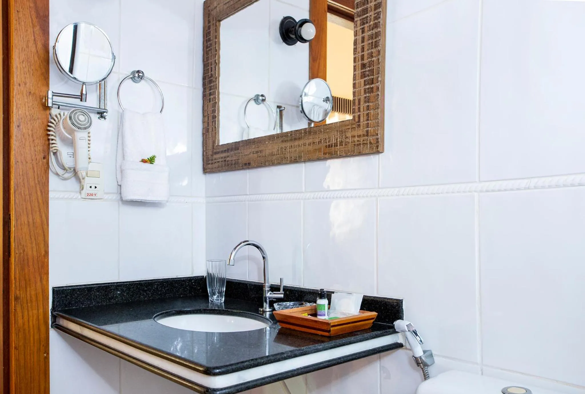 Bathroom in Pousada Cavaleiro dos Pireneus