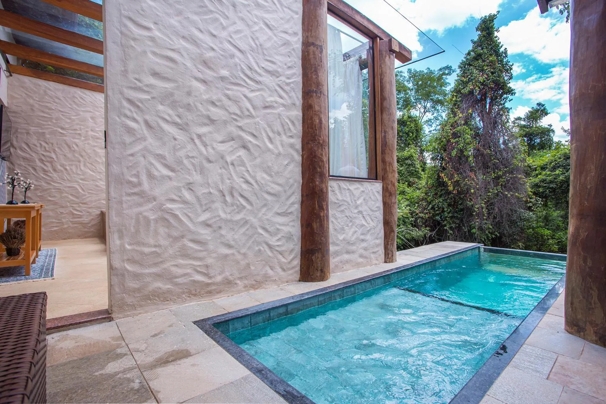 Swimming pool in Pousada Cavaleiro dos Pireneus