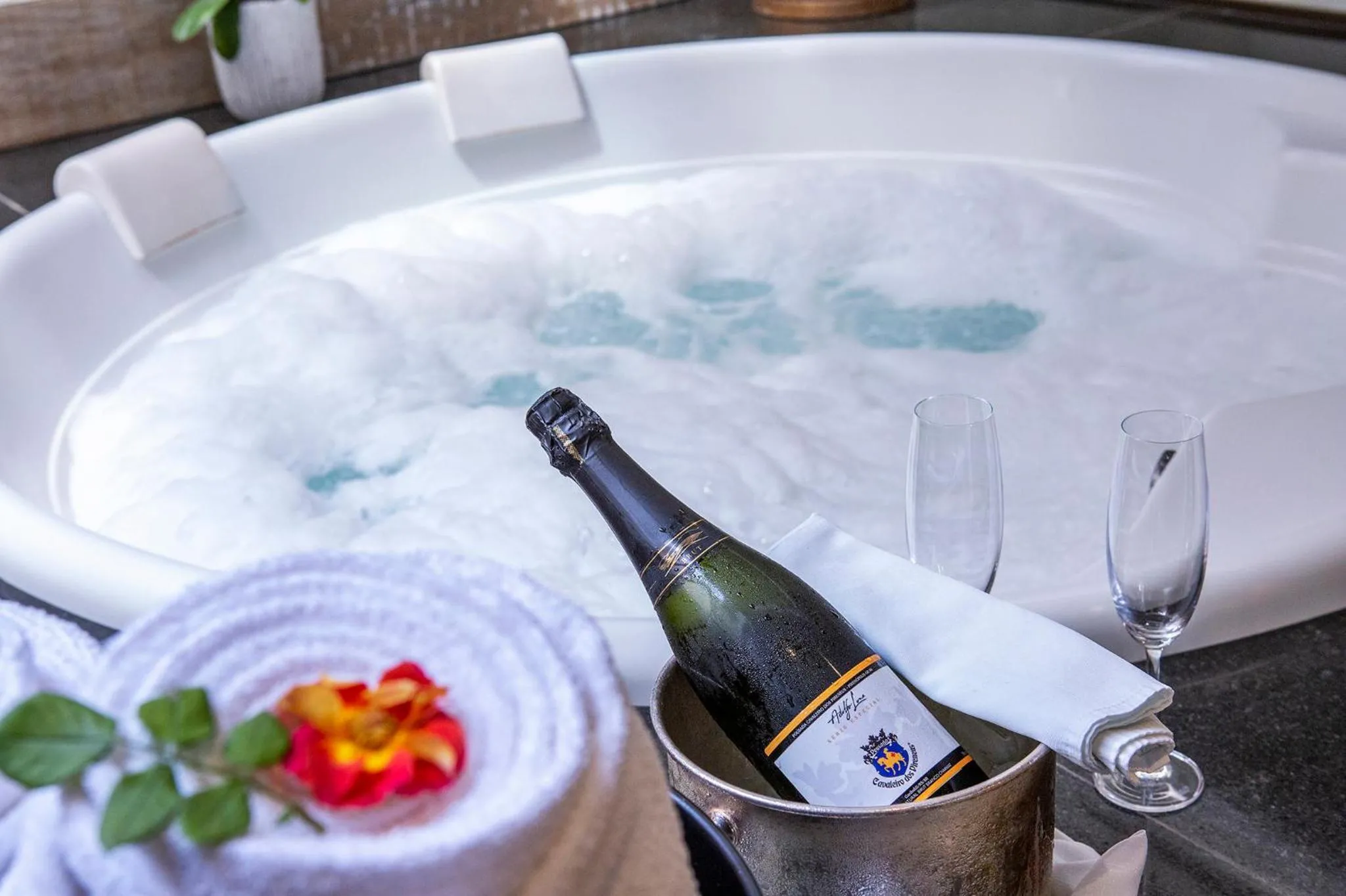 Hot Tub in Pousada Cavaleiro dos Pireneus