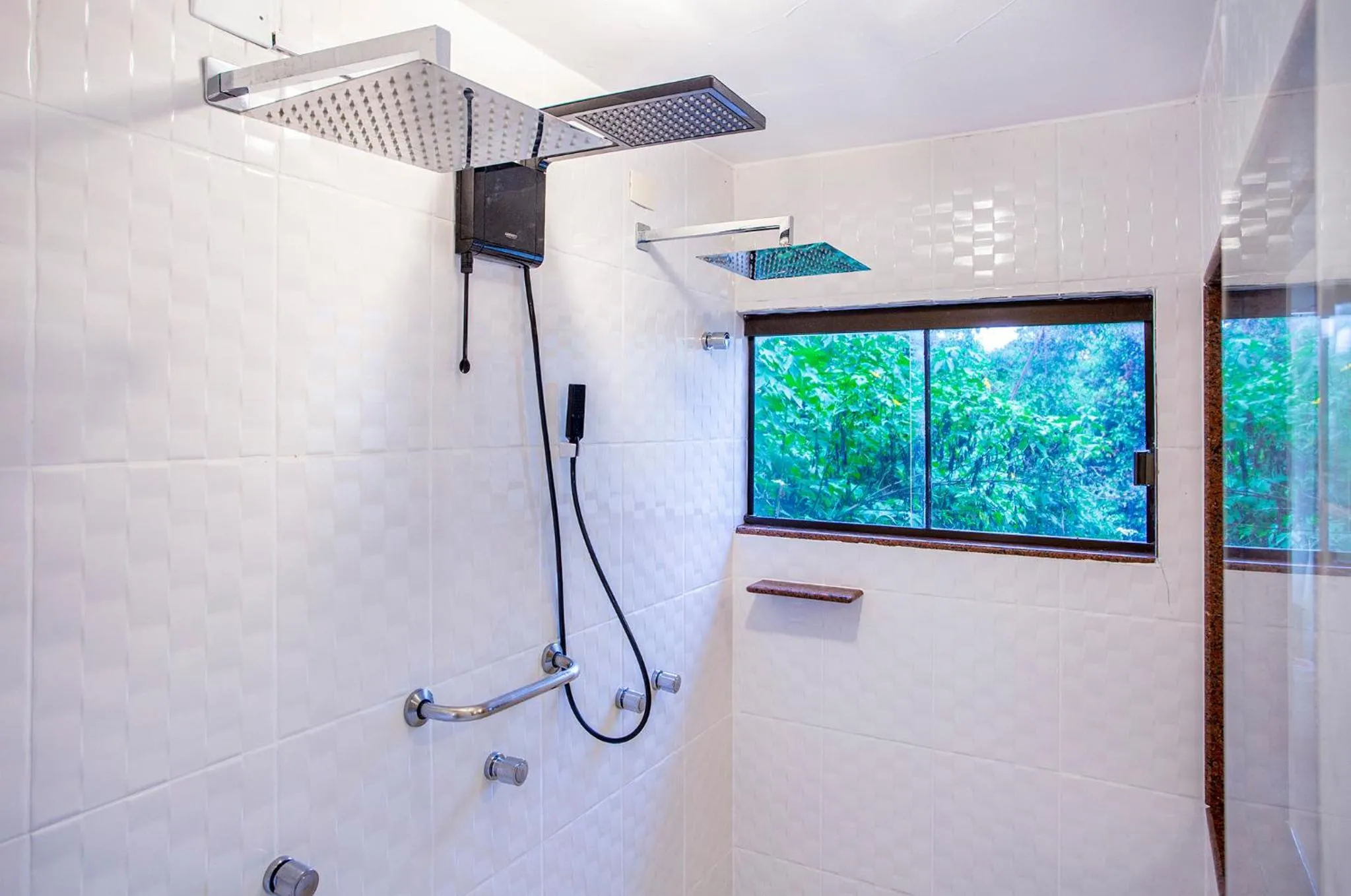 Shower in Pousada Cavaleiro dos Pireneus