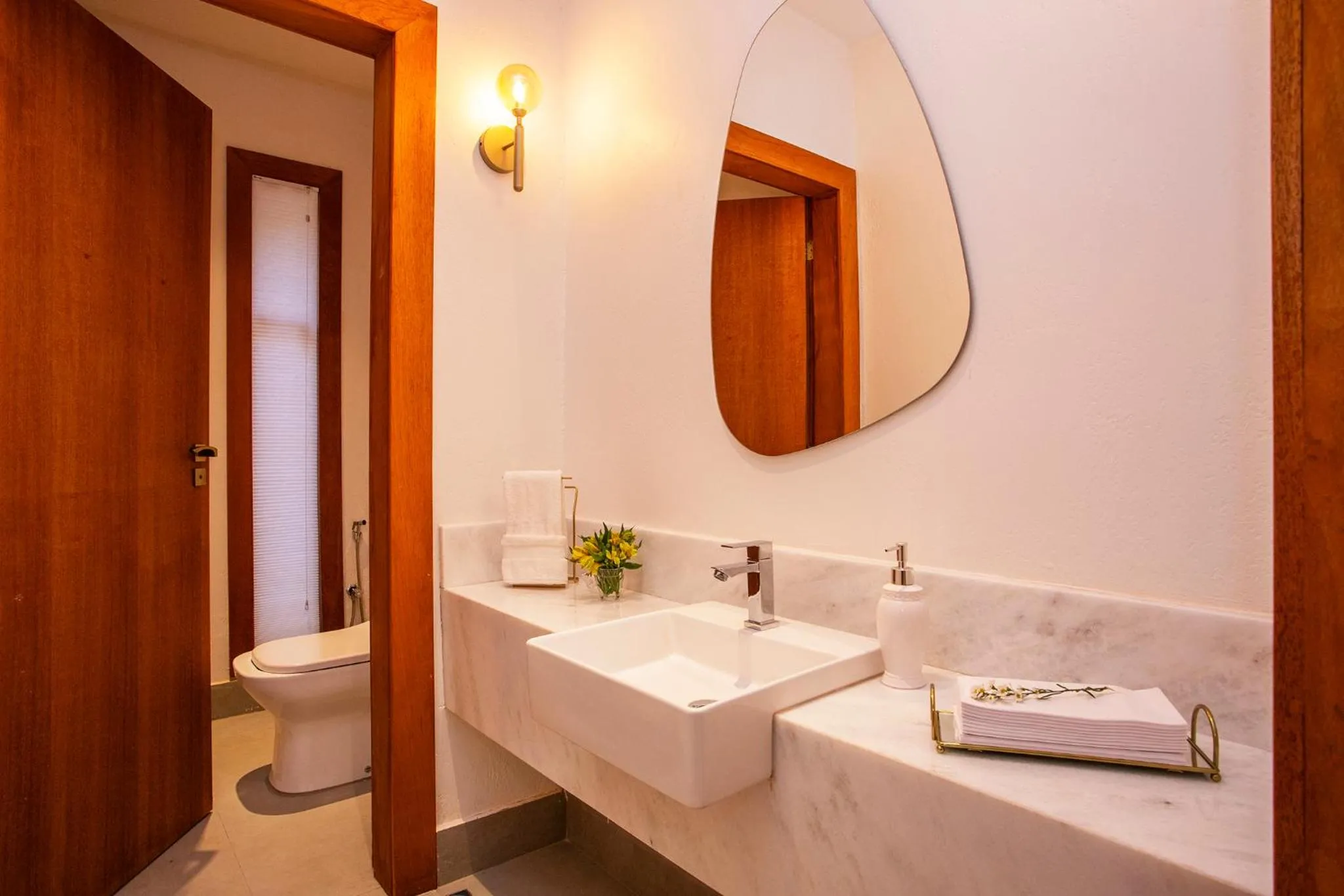 Toilet in Pousada Cavaleiro dos Pireneus
