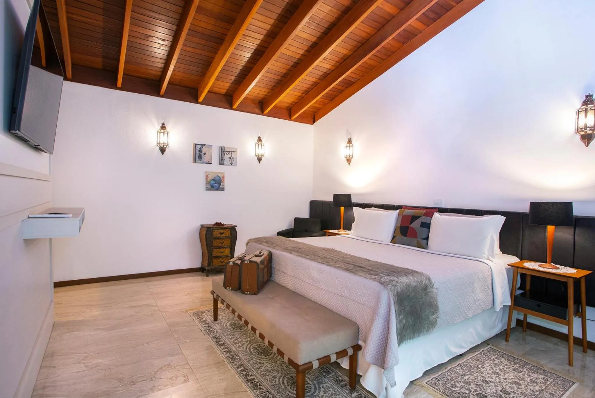 Photo of the whole room, Bed in Pousada Cavaleiro dos Pireneus