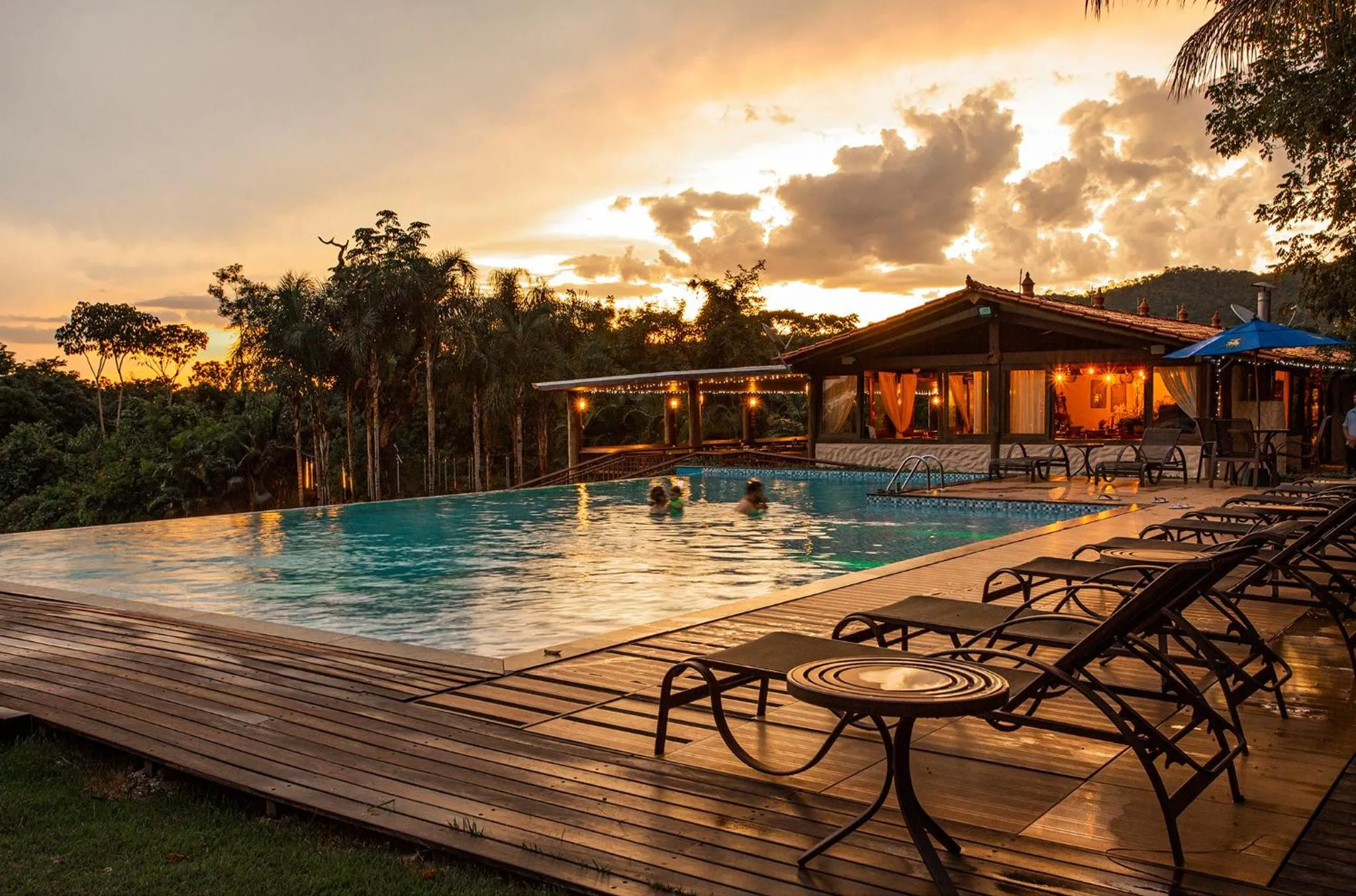 Swimming pool in Pousada Cavaleiro dos Pireneus
