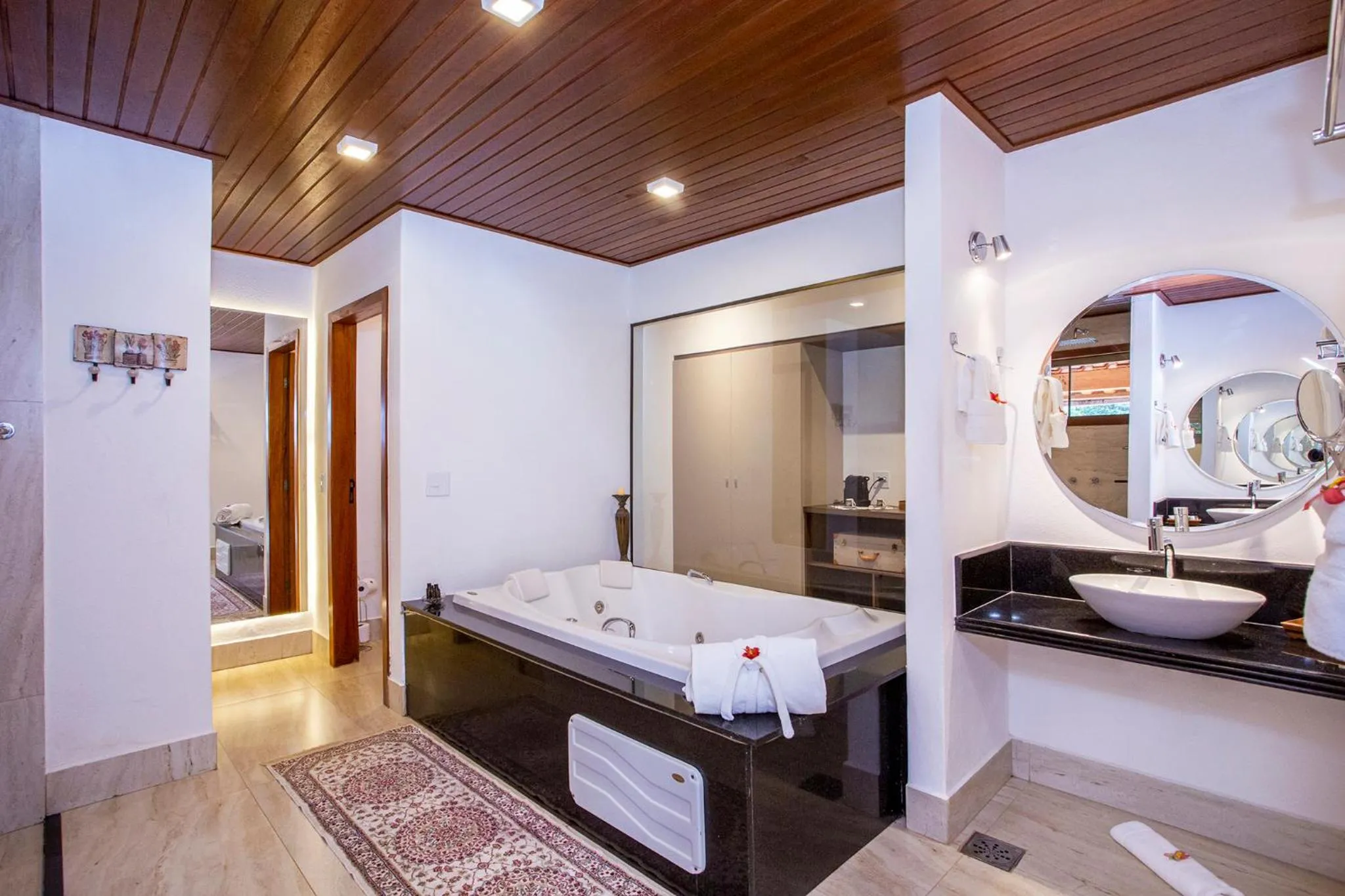 Hot Tub, Bed in Pousada Cavaleiro dos Pireneus