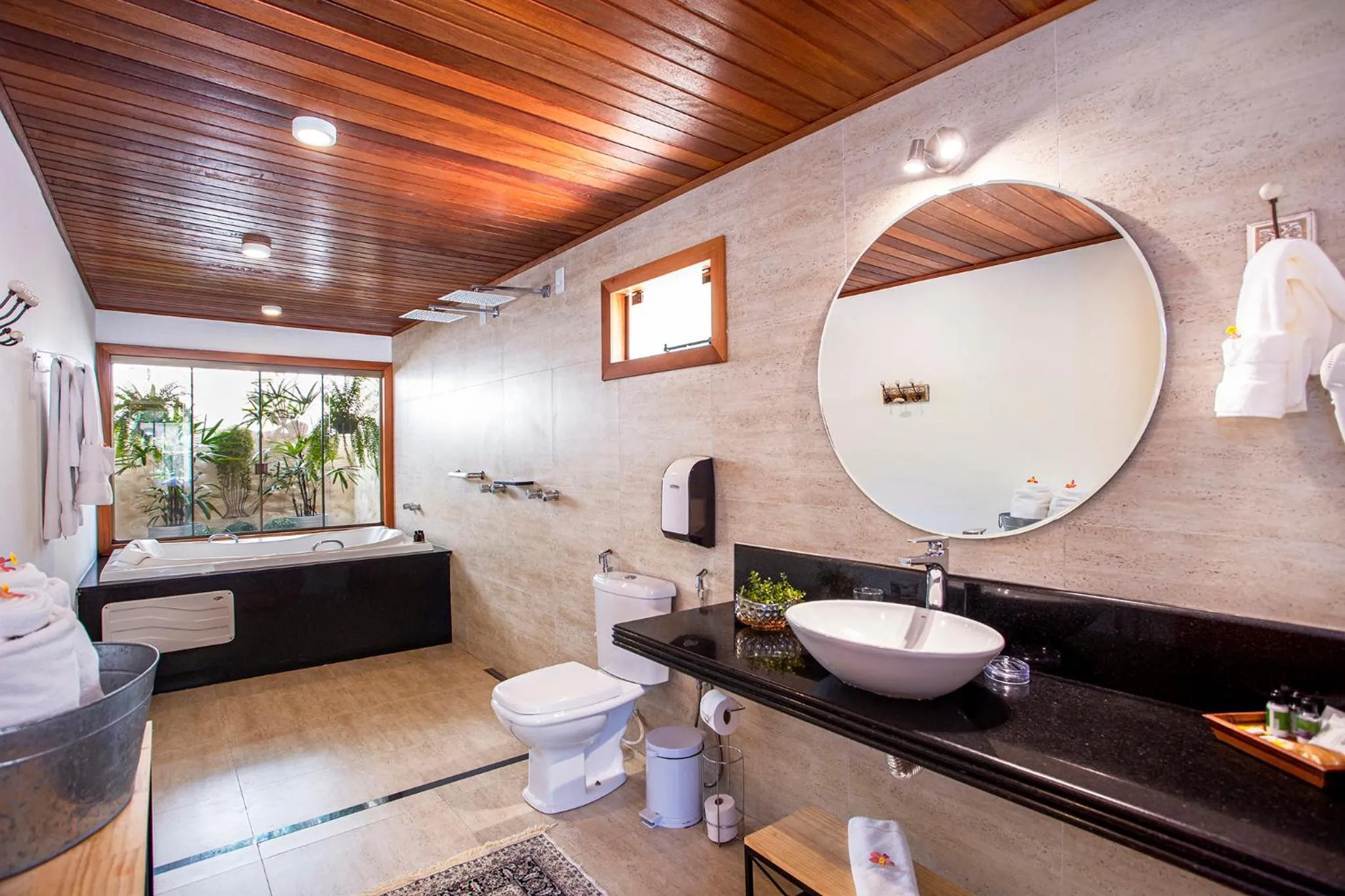 Hot Tub in Pousada Cavaleiro dos Pireneus