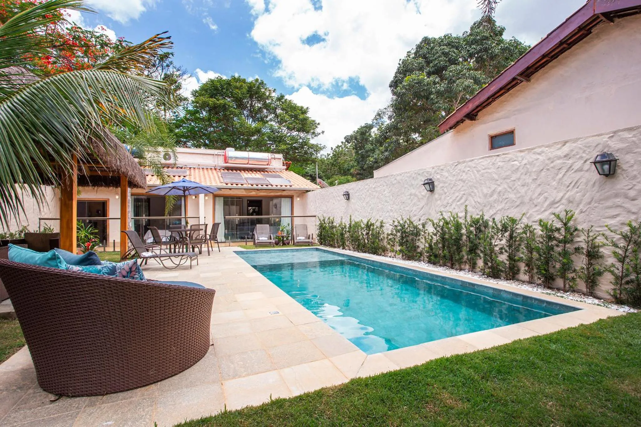 Swimming pool in Pousada Cavaleiro dos Pireneus