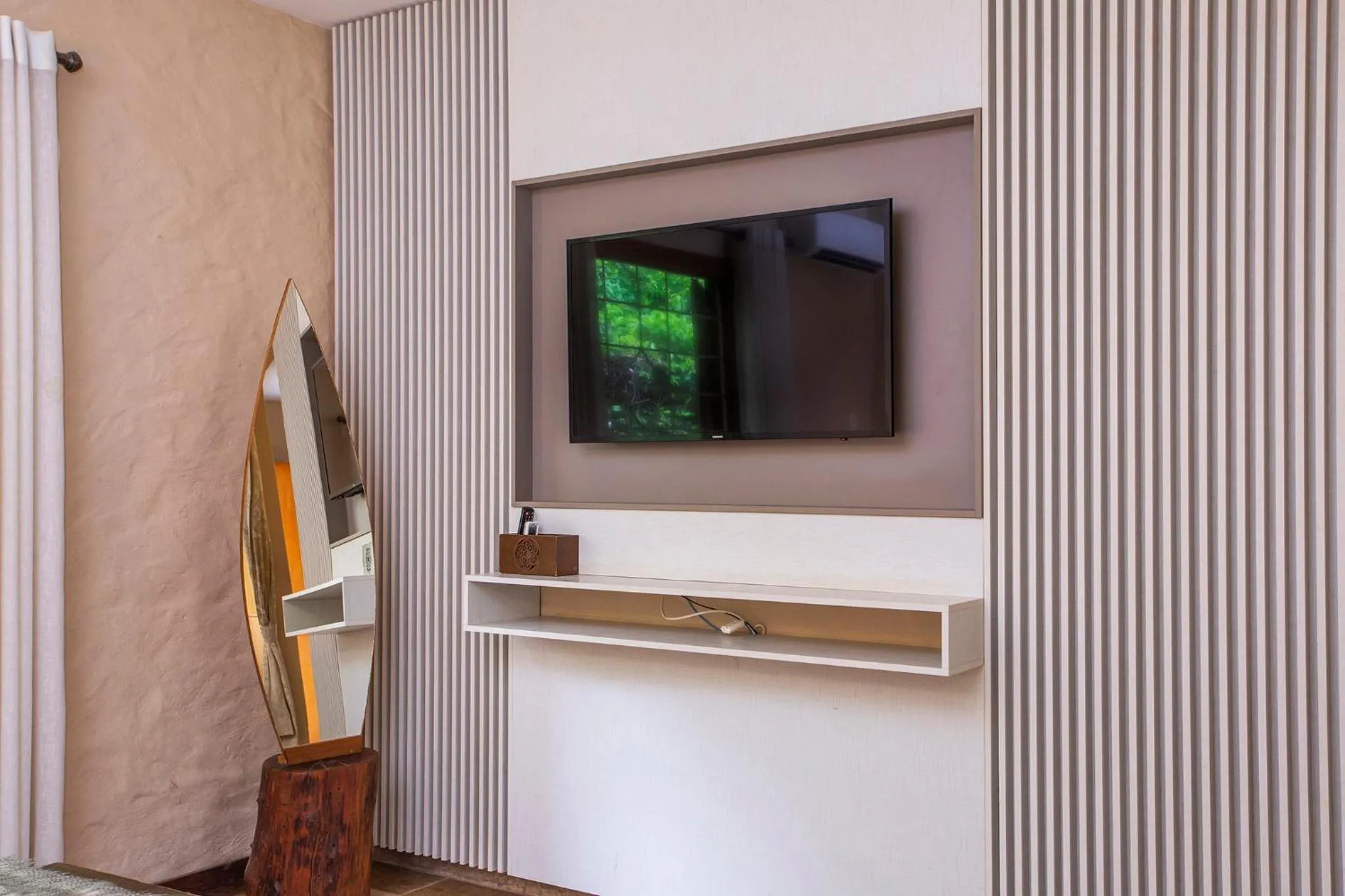 TV and multimedia in Pousada Cavaleiro dos Pireneus