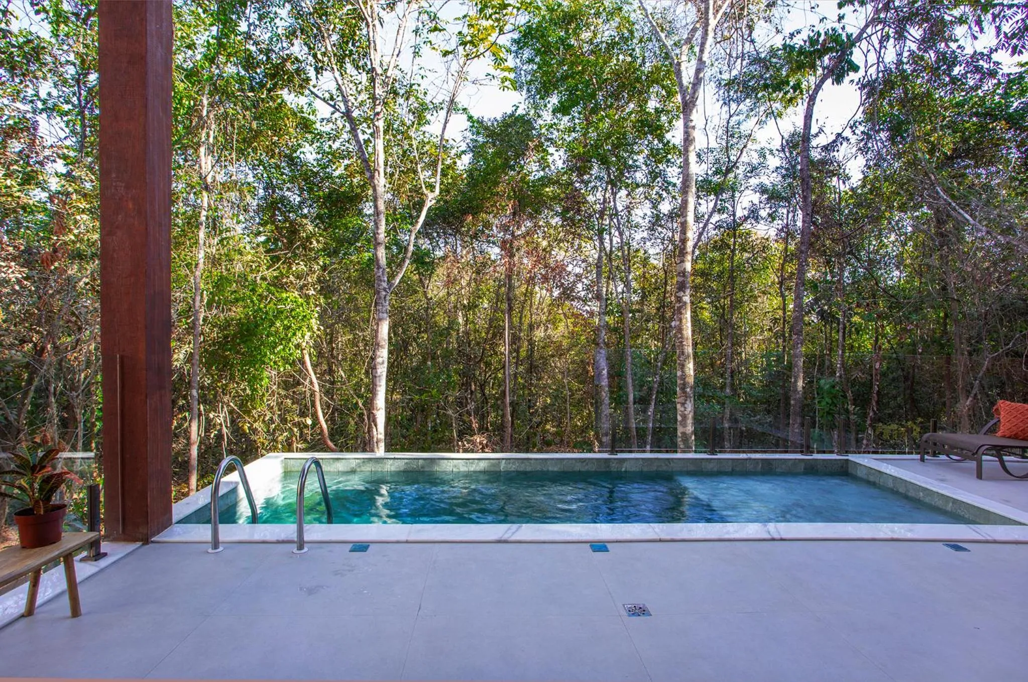 Pool view in Pousada Cavaleiro dos Pireneus