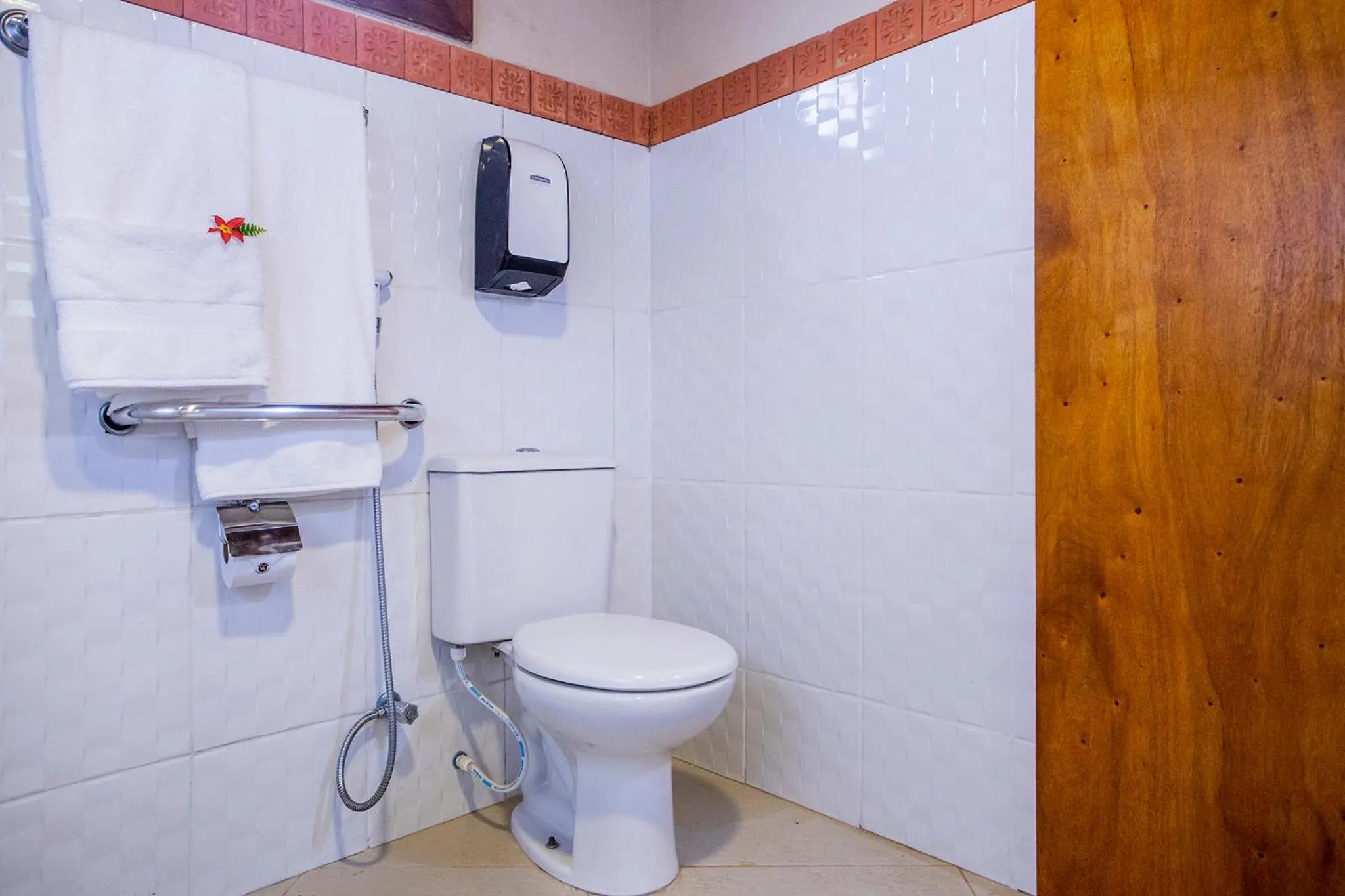 Toilet in Pousada Cavaleiro dos Pireneus