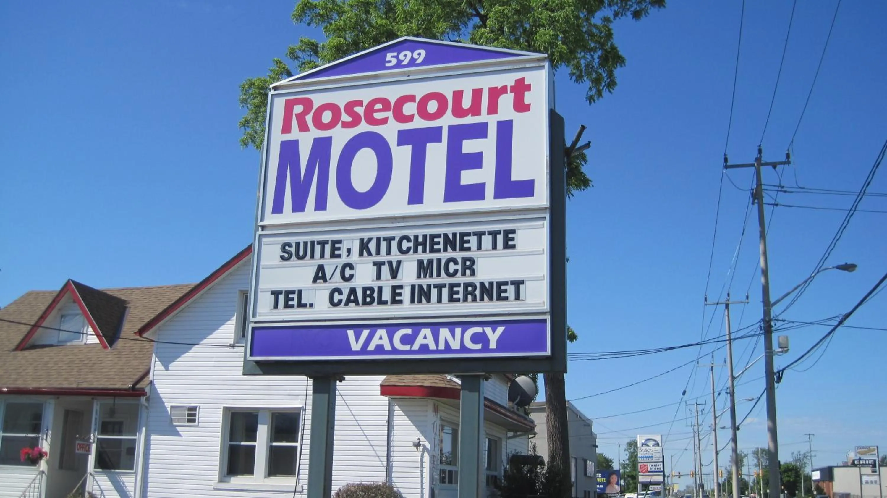 Decorative detail in Rosecourt Motel