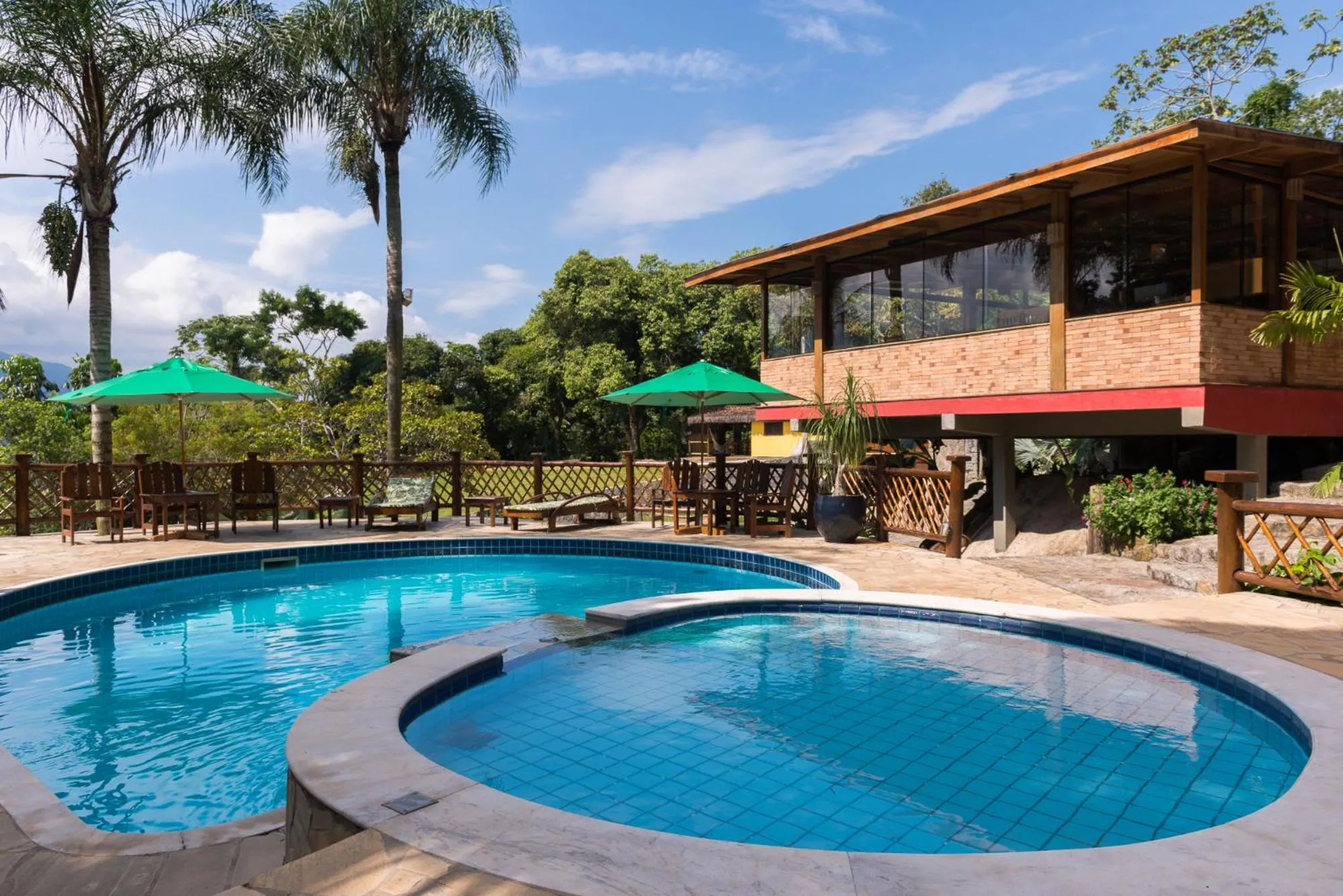 Swimming pool in Pousada Ilhote da Prainha