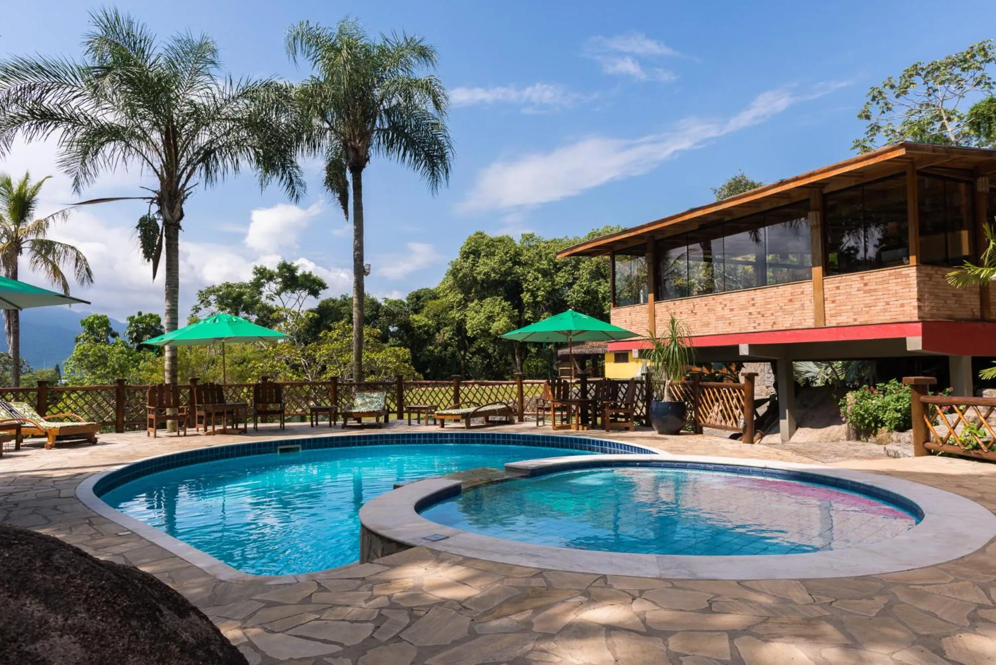 Swimming pool in Pousada Ilhote da Prainha