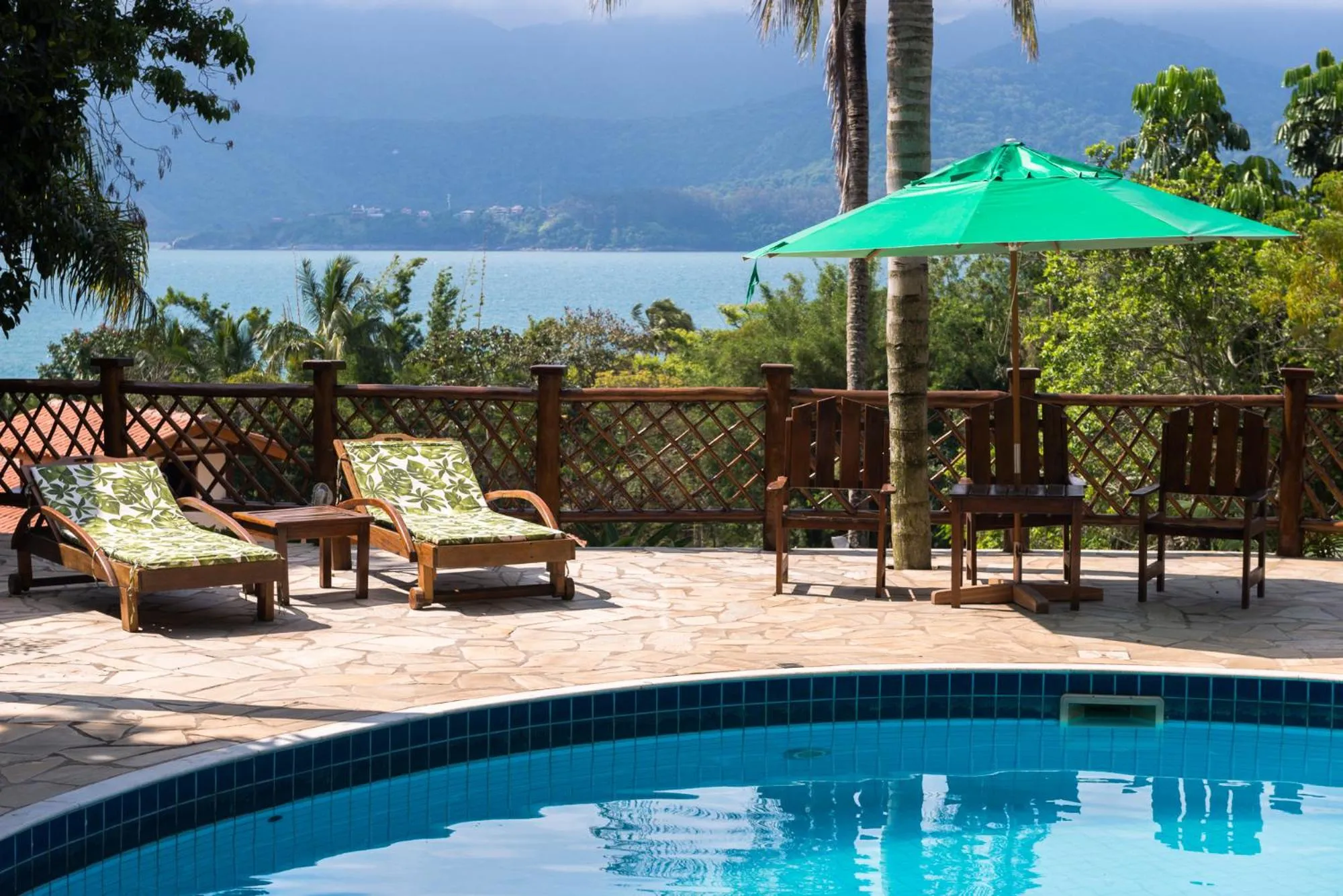 Swimming pool in Pousada Ilhote da Prainha