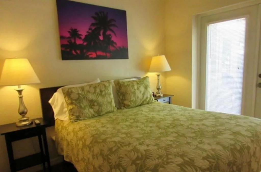 Other, Bed in Suite Dreams Inn by the Beach
