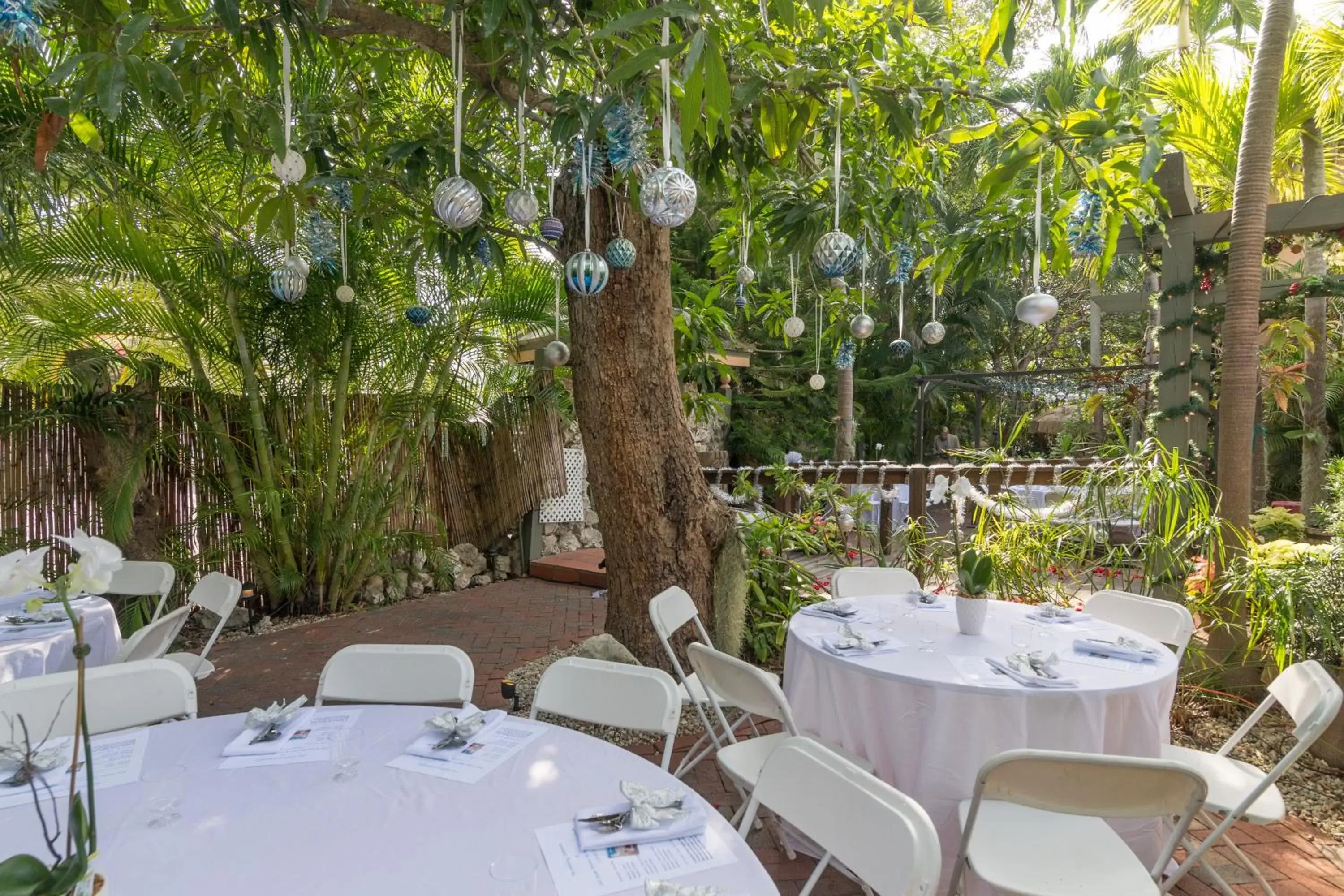 Property building in Suite Dreams Inn by the Beach Property building in Suite Dreams Inn by the Beach