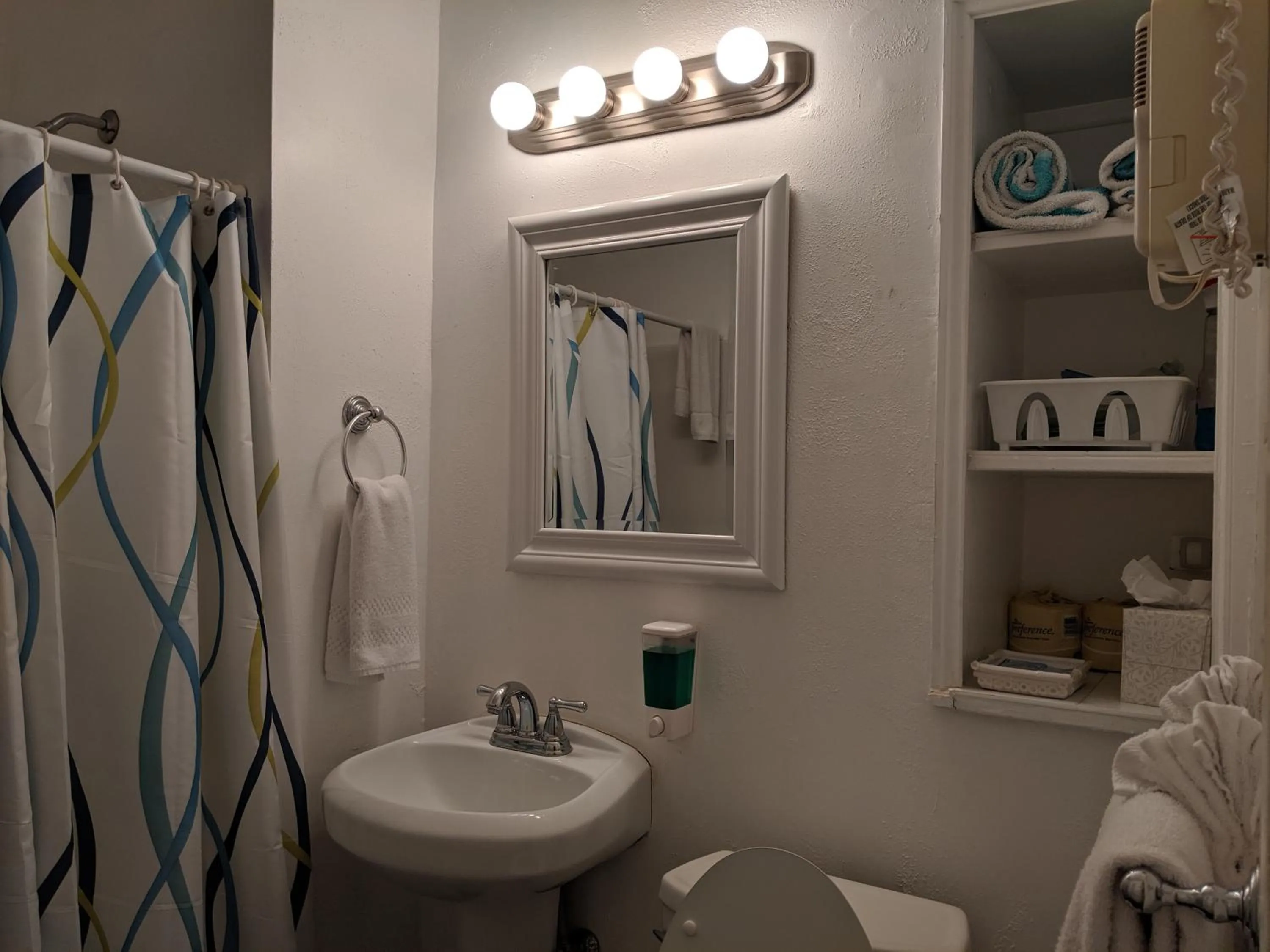 Bathroom in Suite Dreams Inn by the Beach