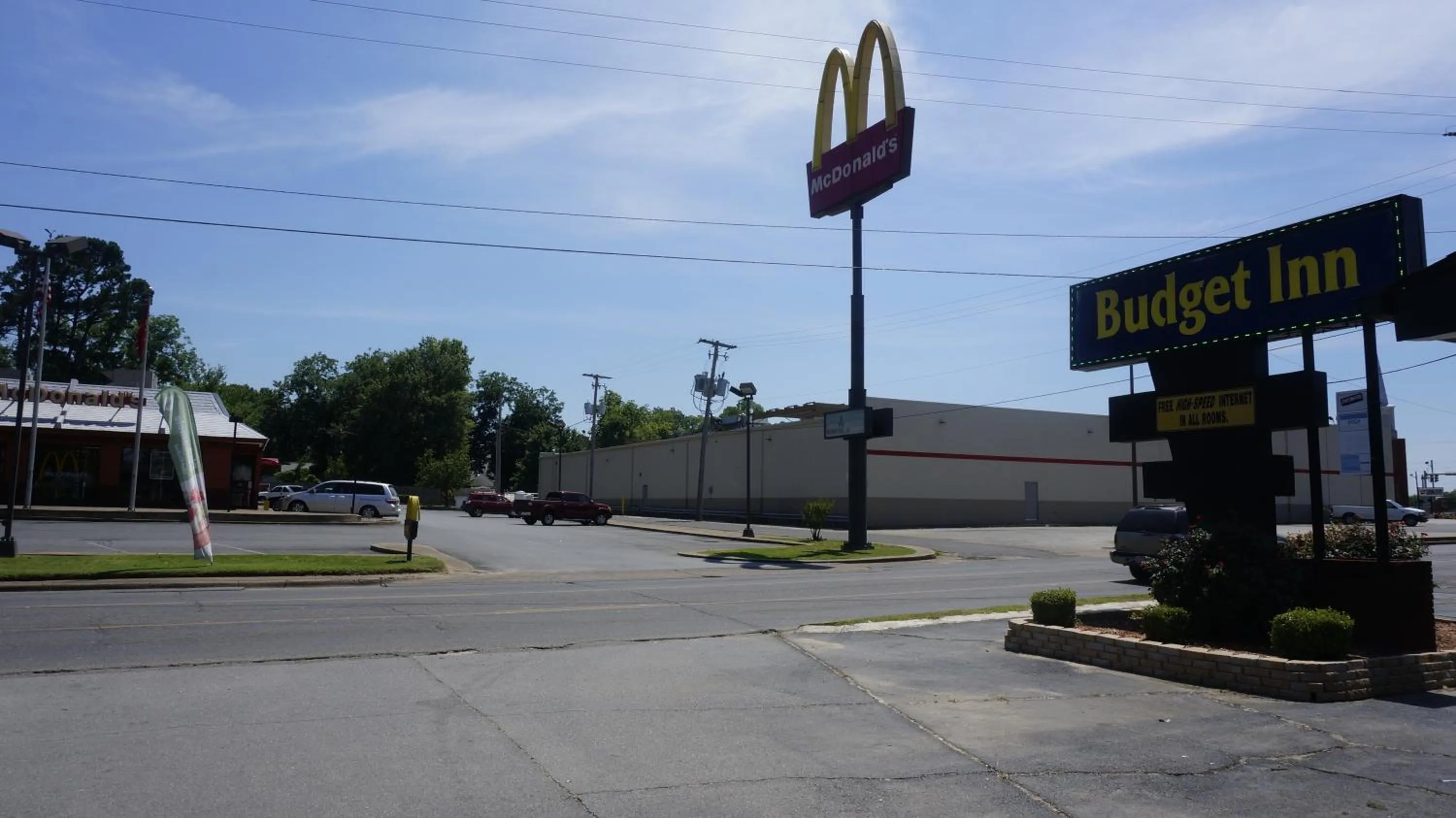 Restaurant/places to eat in Budget Inn Malvern