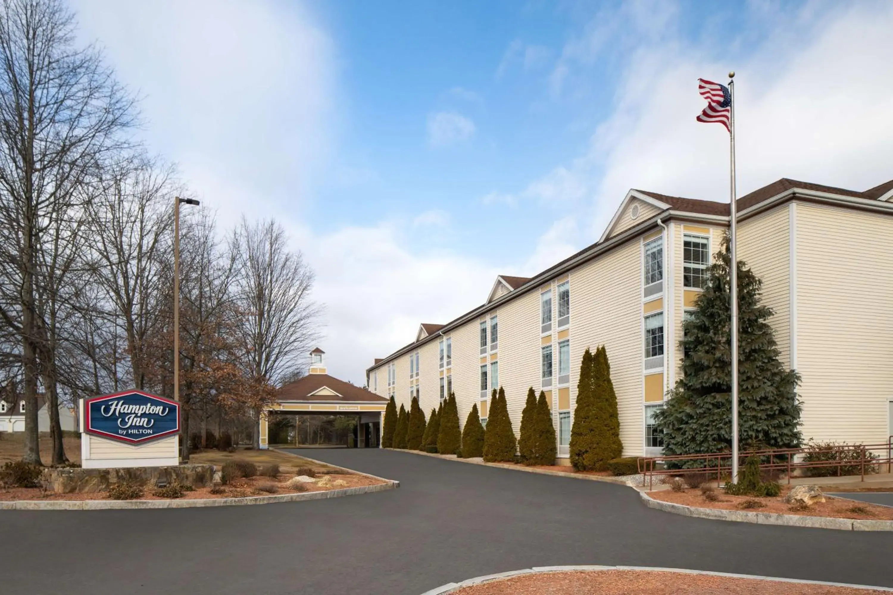 Property building in Hampton Inn Sturbridge Property building in Hampton Inn Sturbridge