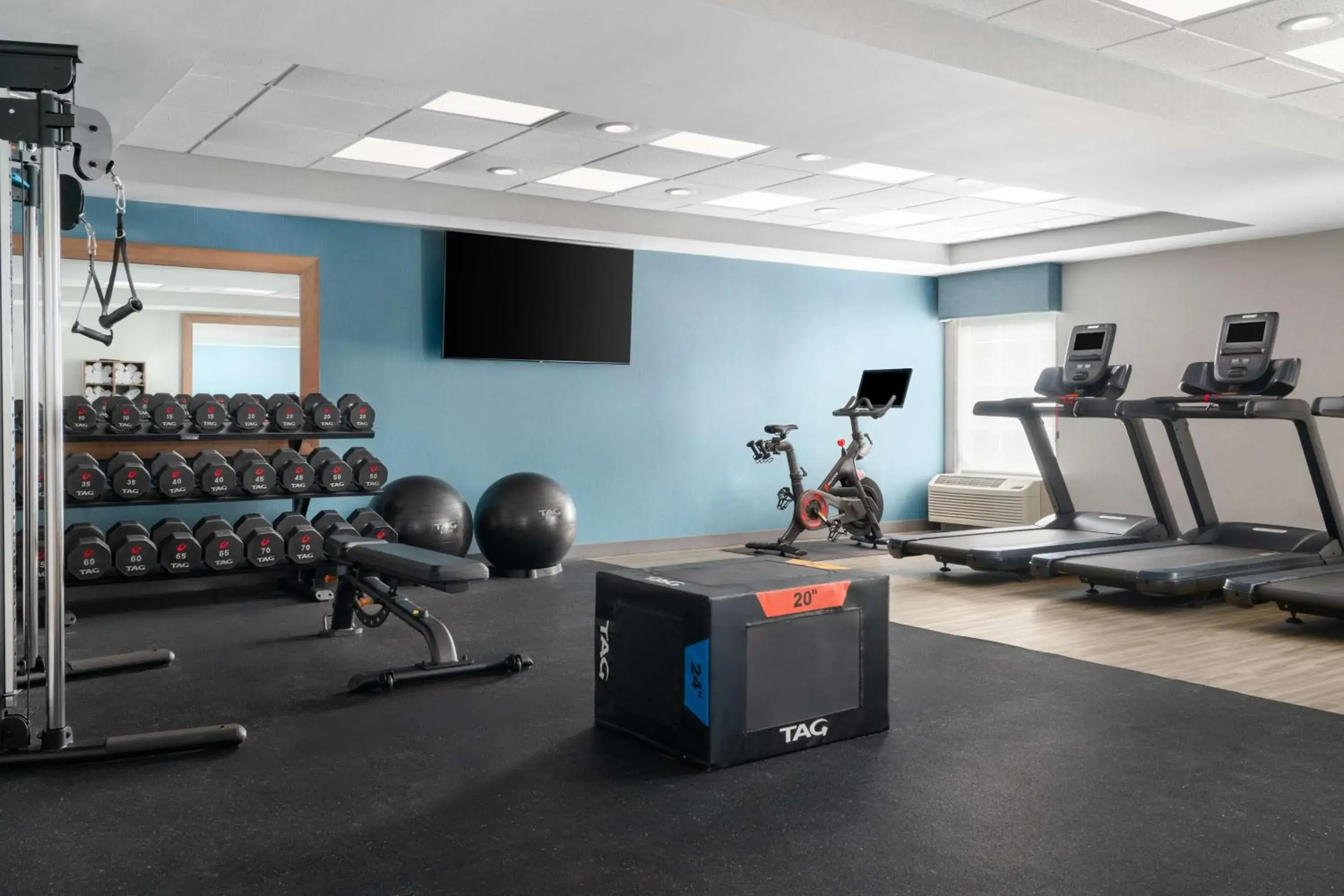 Pool view in Hampton Inn Sturbridge Pool view in Hampton Inn Sturbridge