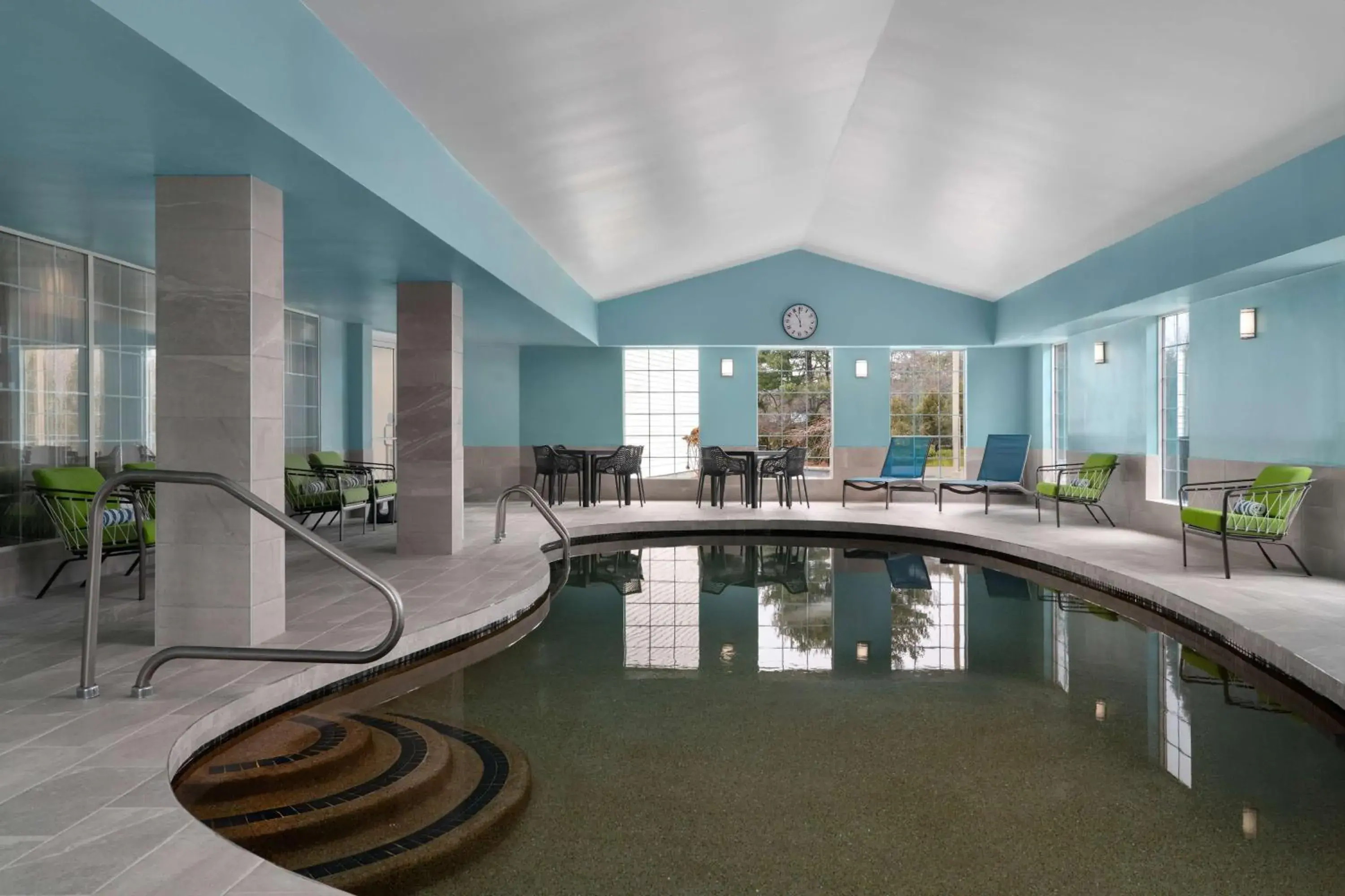 Pool view in Hampton Inn Sturbridge Pool view in Hampton Inn Sturbridge