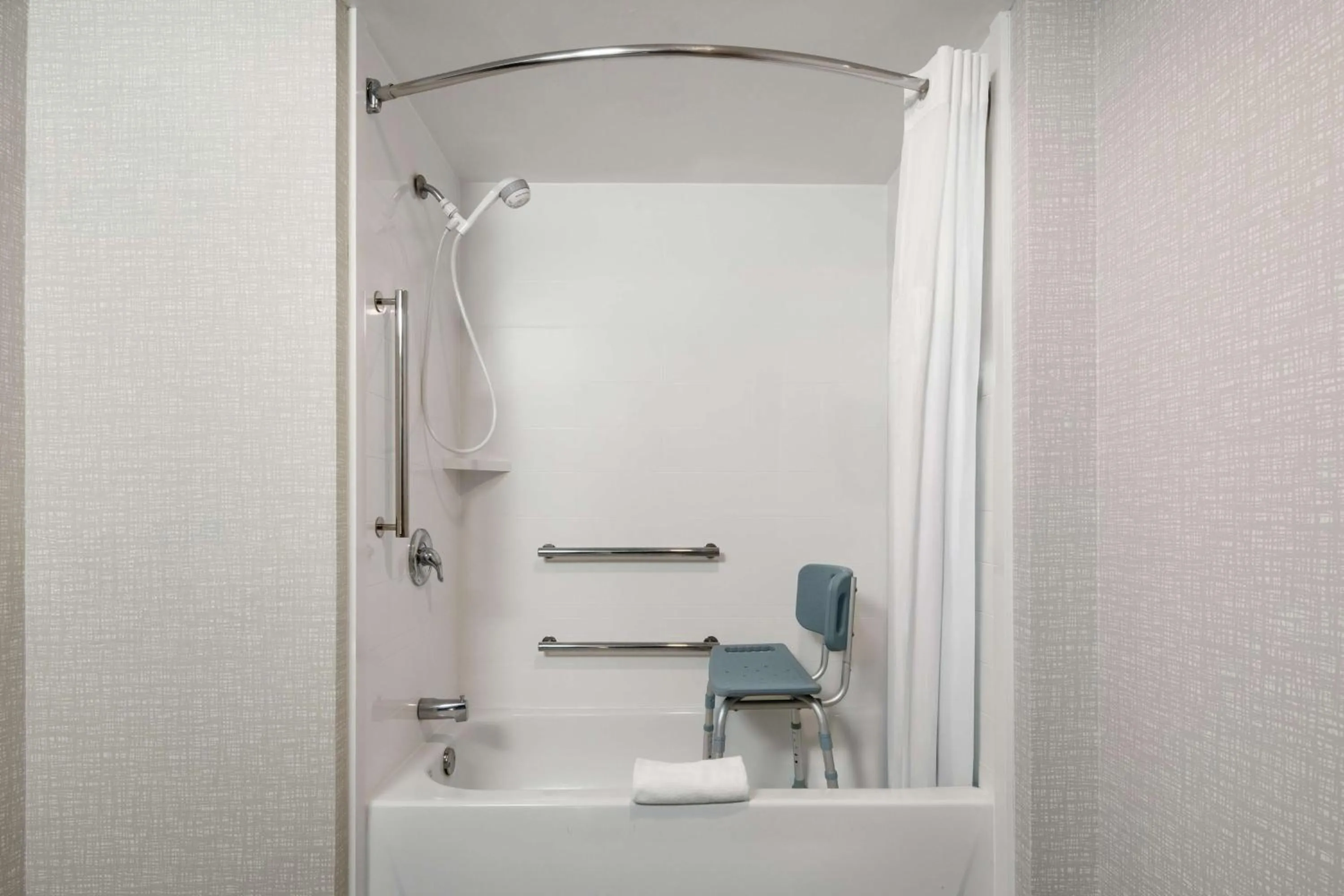 Bathroom in Hampton Inn Sturbridge