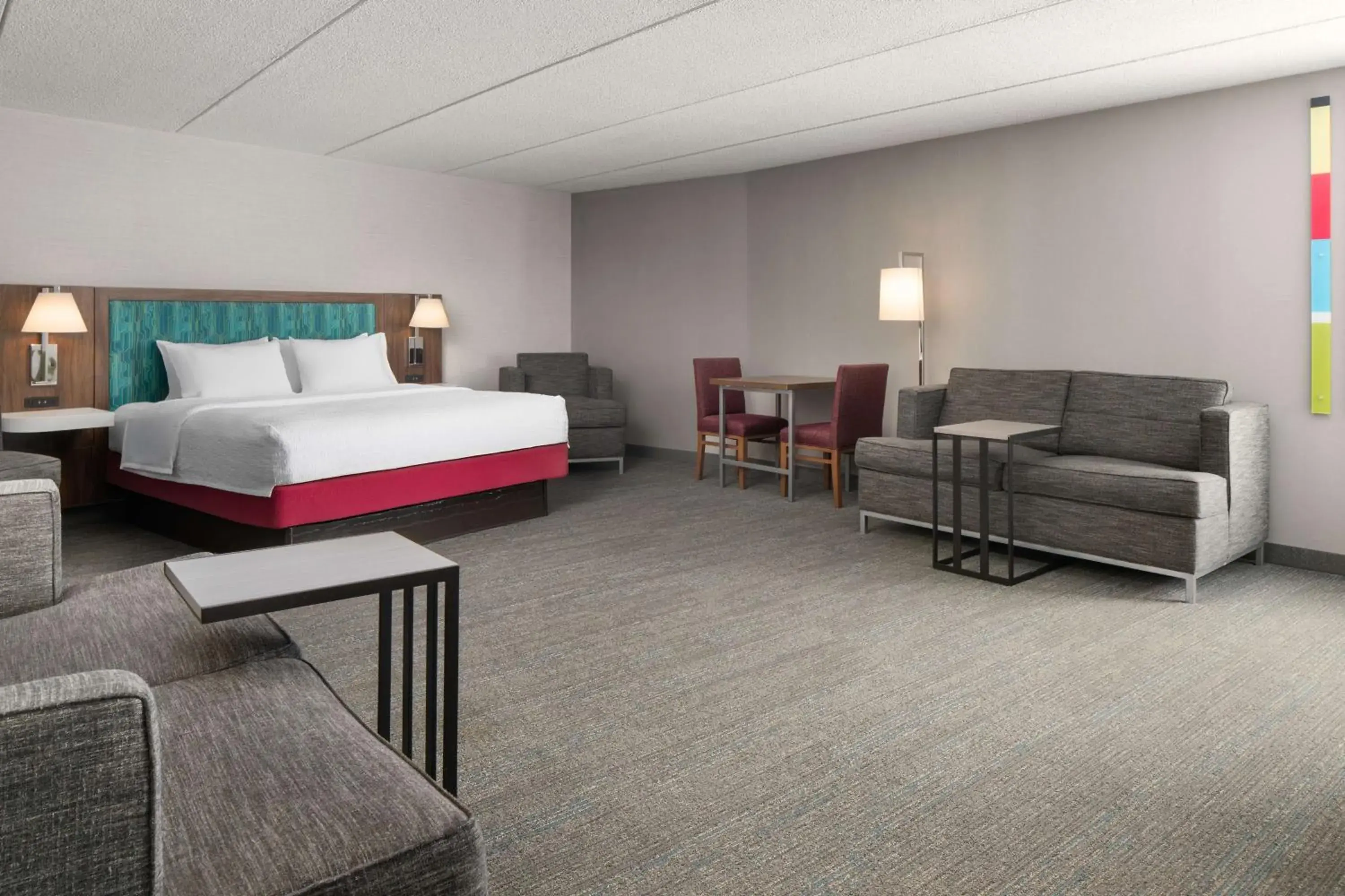 Living room, Bed in Hampton Inn Sturbridge Living room, Bed in Hampton Inn Sturbridge