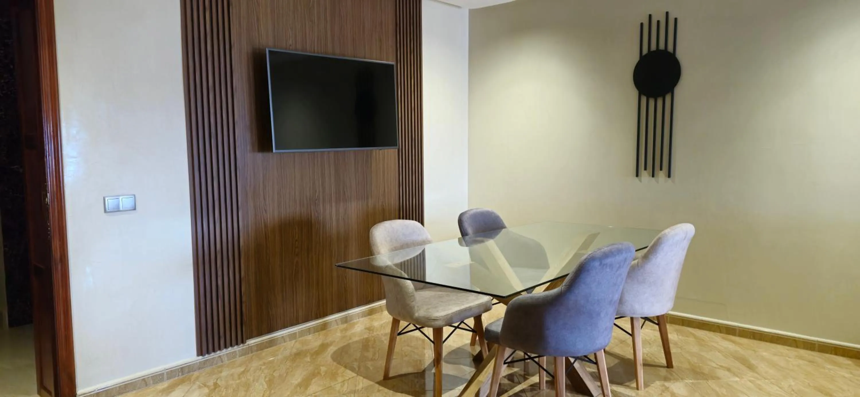 The happy lounge